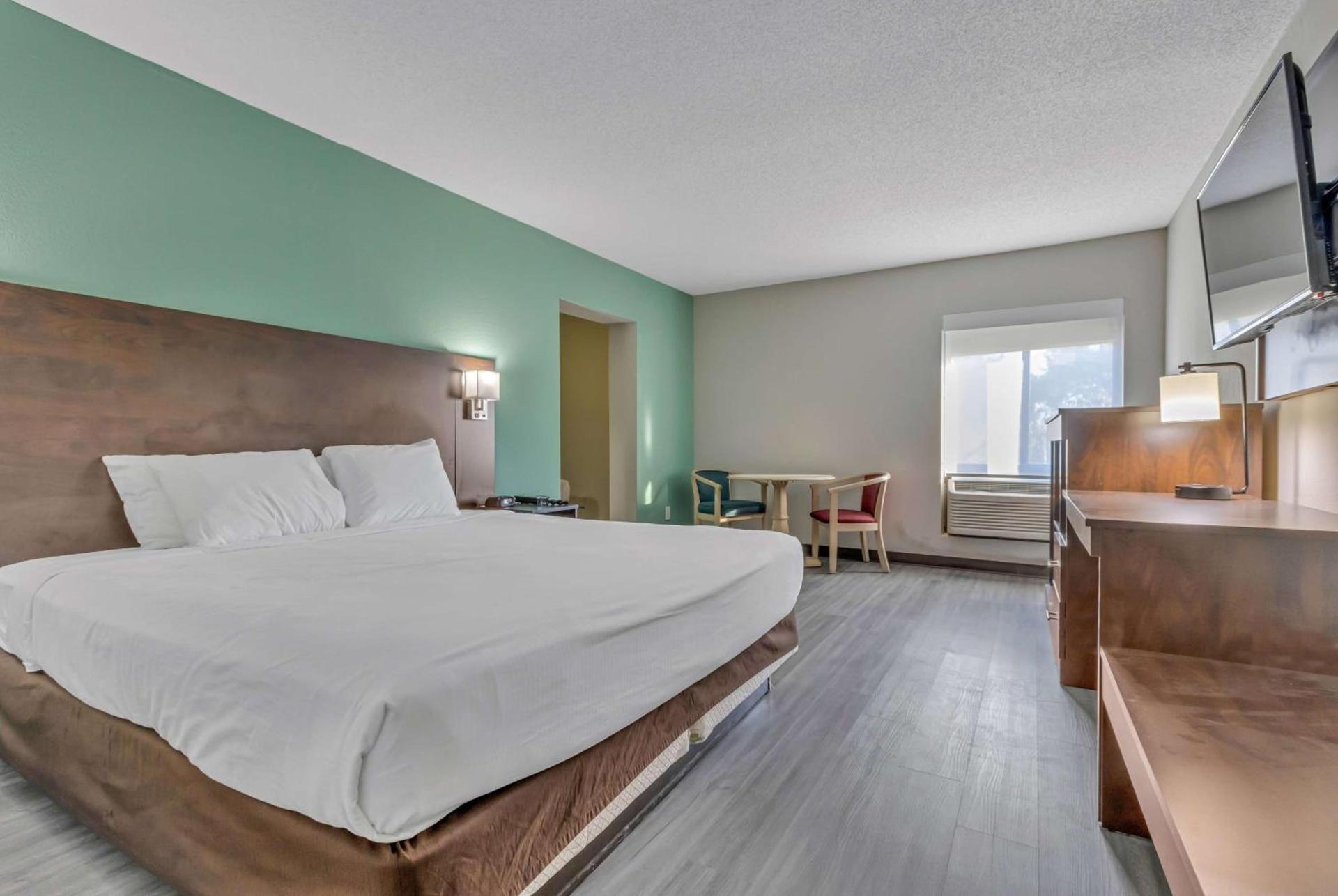 Baymont by Wyndham N Myrtle Beach - Park & Sports Complex Area photo 21