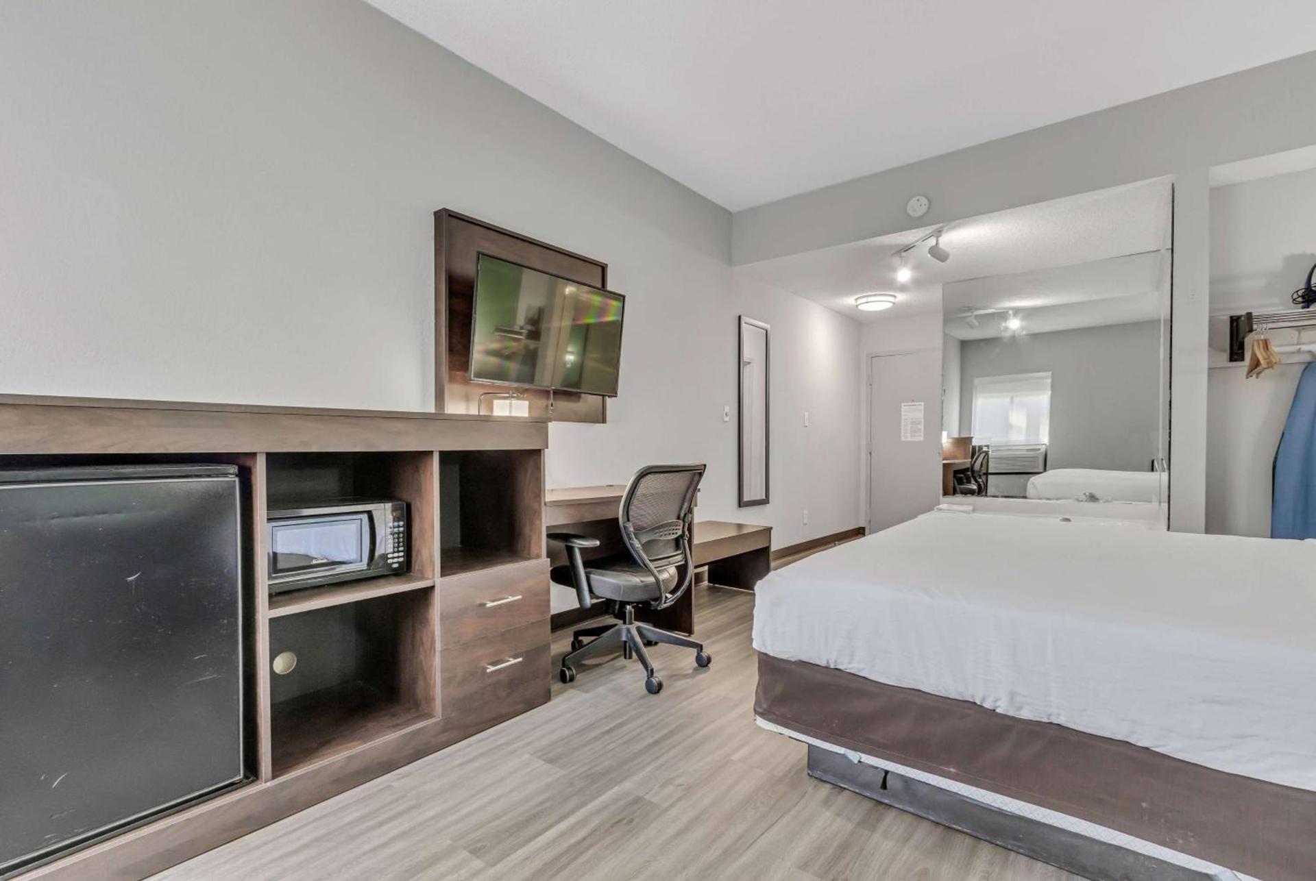 Baymont by Wyndham N Myrtle Beach - Park & Sports Complex Area photo 27