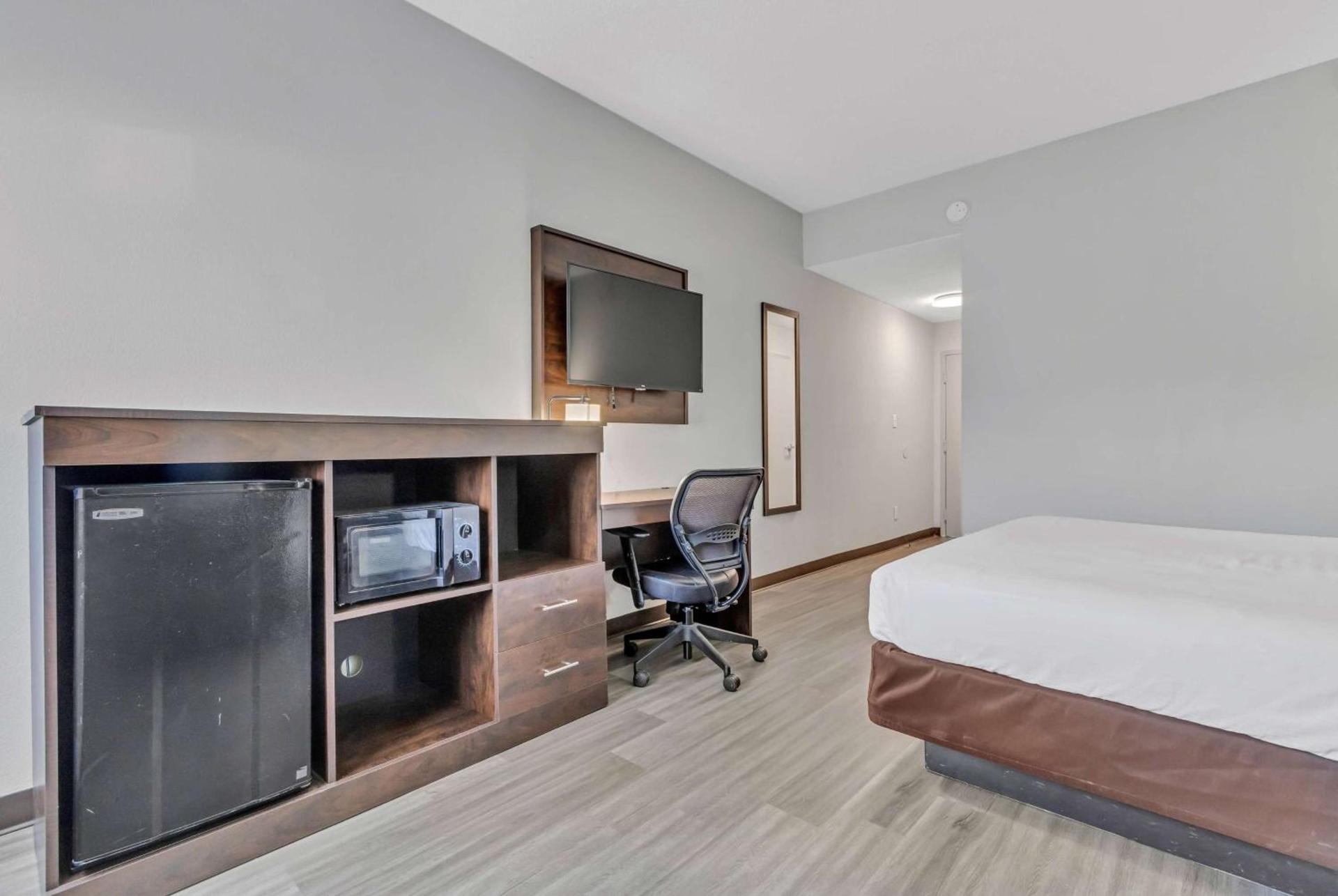 Baymont by Wyndham N Myrtle Beach - Park & Sports Complex Area photo 29
