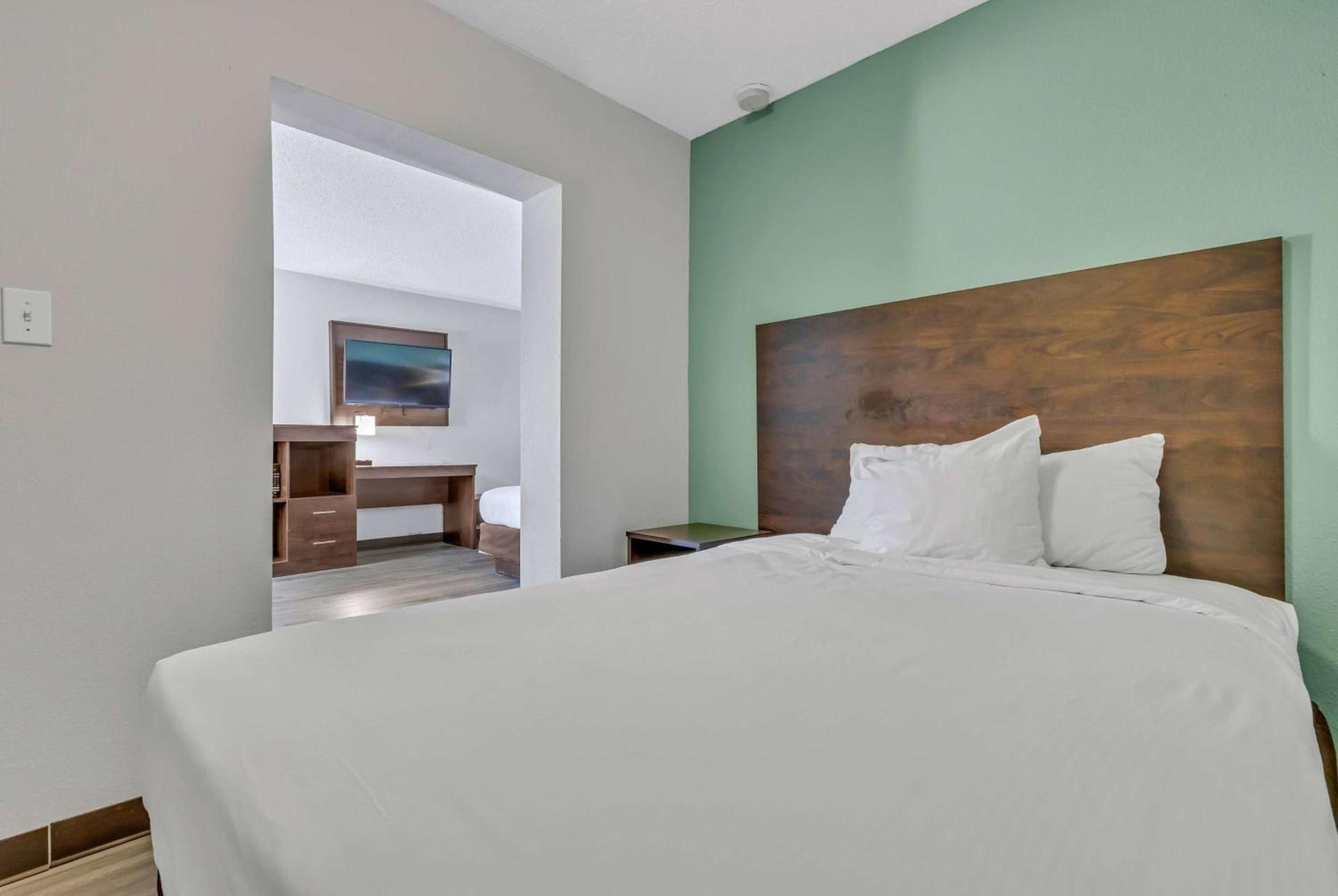 Baymont by Wyndham N Myrtle Beach - Park & Sports Complex Area photo 31