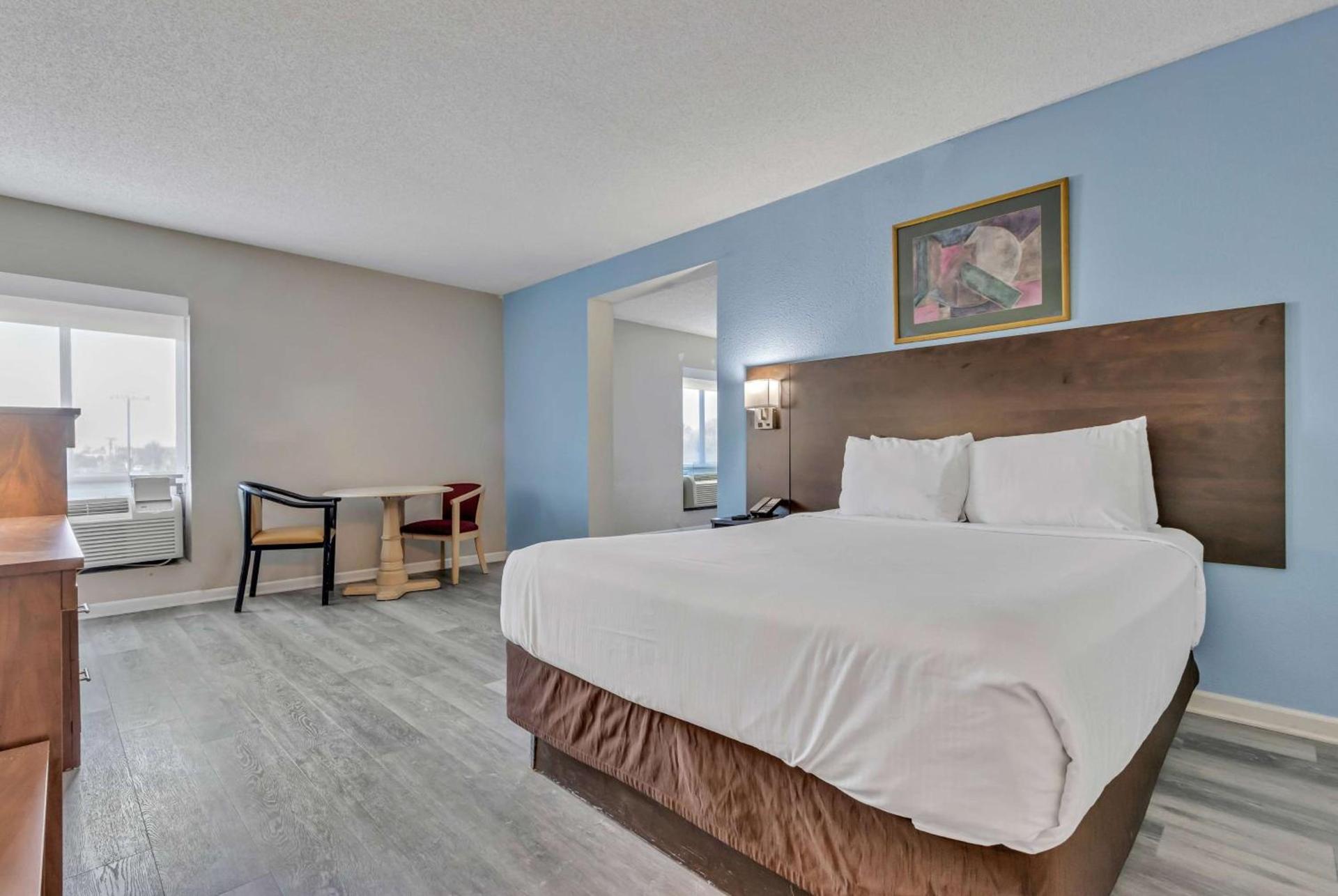 Baymont by Wyndham N Myrtle Beach - Park & Sports Complex Area photo 33
