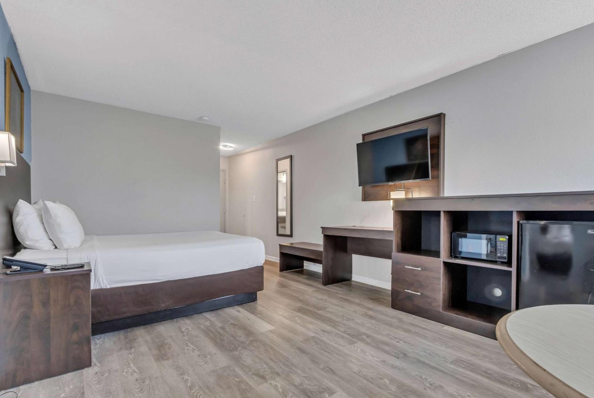 Baymont by Wyndham N Myrtle Beach - Park & Sports Complex Area photo 34