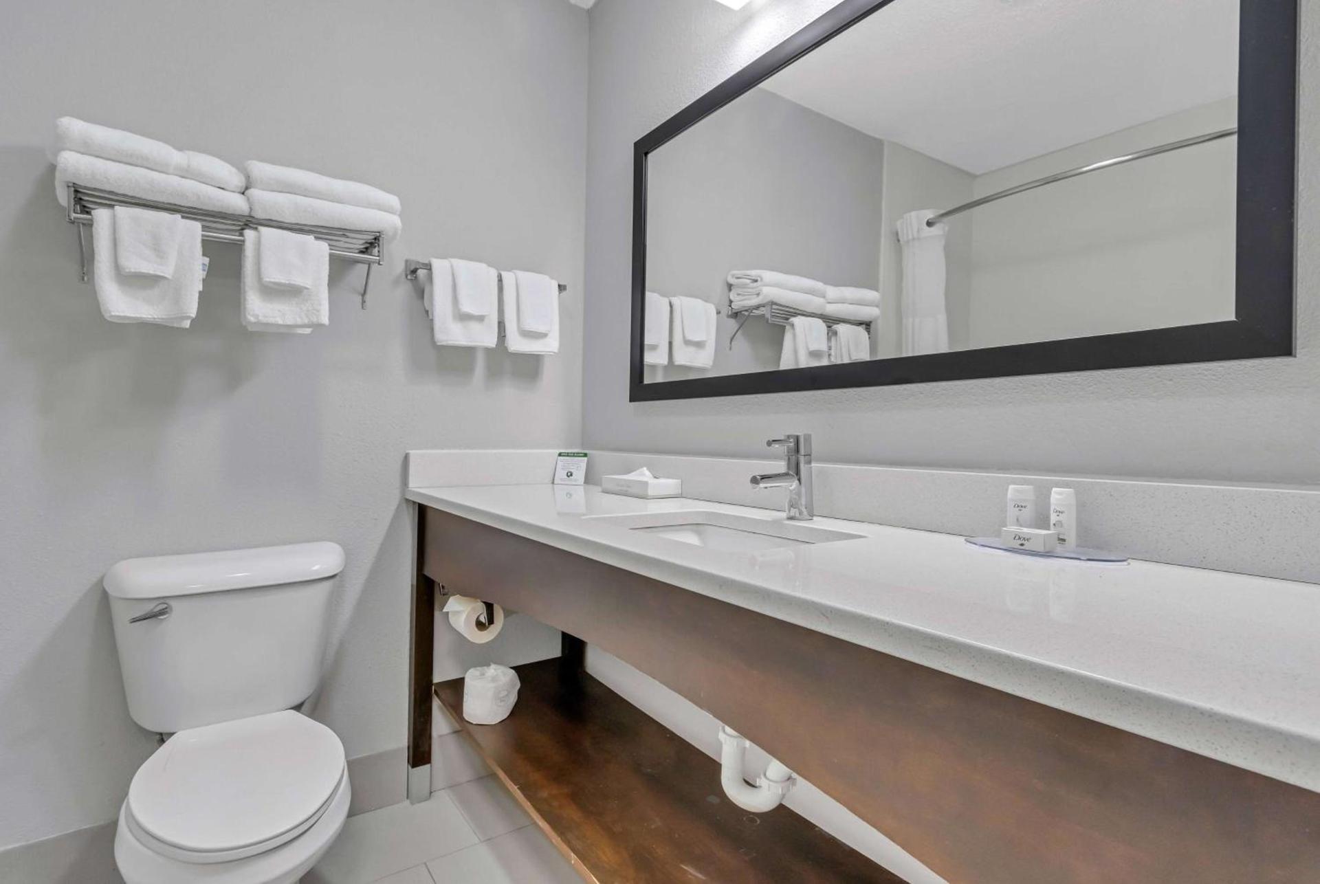 Baymont by Wyndham N Myrtle Beach - Park & Sports Complex Area photo 42