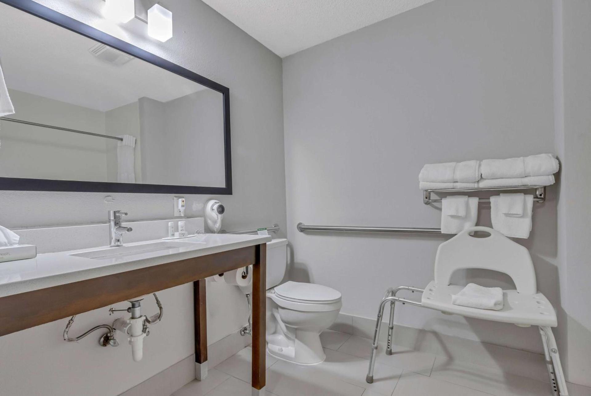 Baymont by Wyndham N Myrtle Beach - Park & Sports Complex Area photo 45