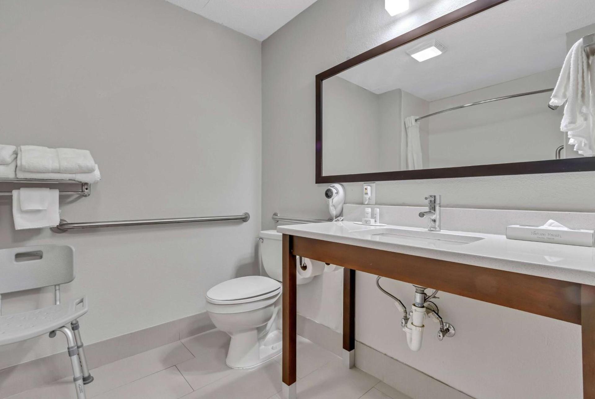 Baymont by Wyndham N Myrtle Beach - Park & Sports Complex Area photo 46