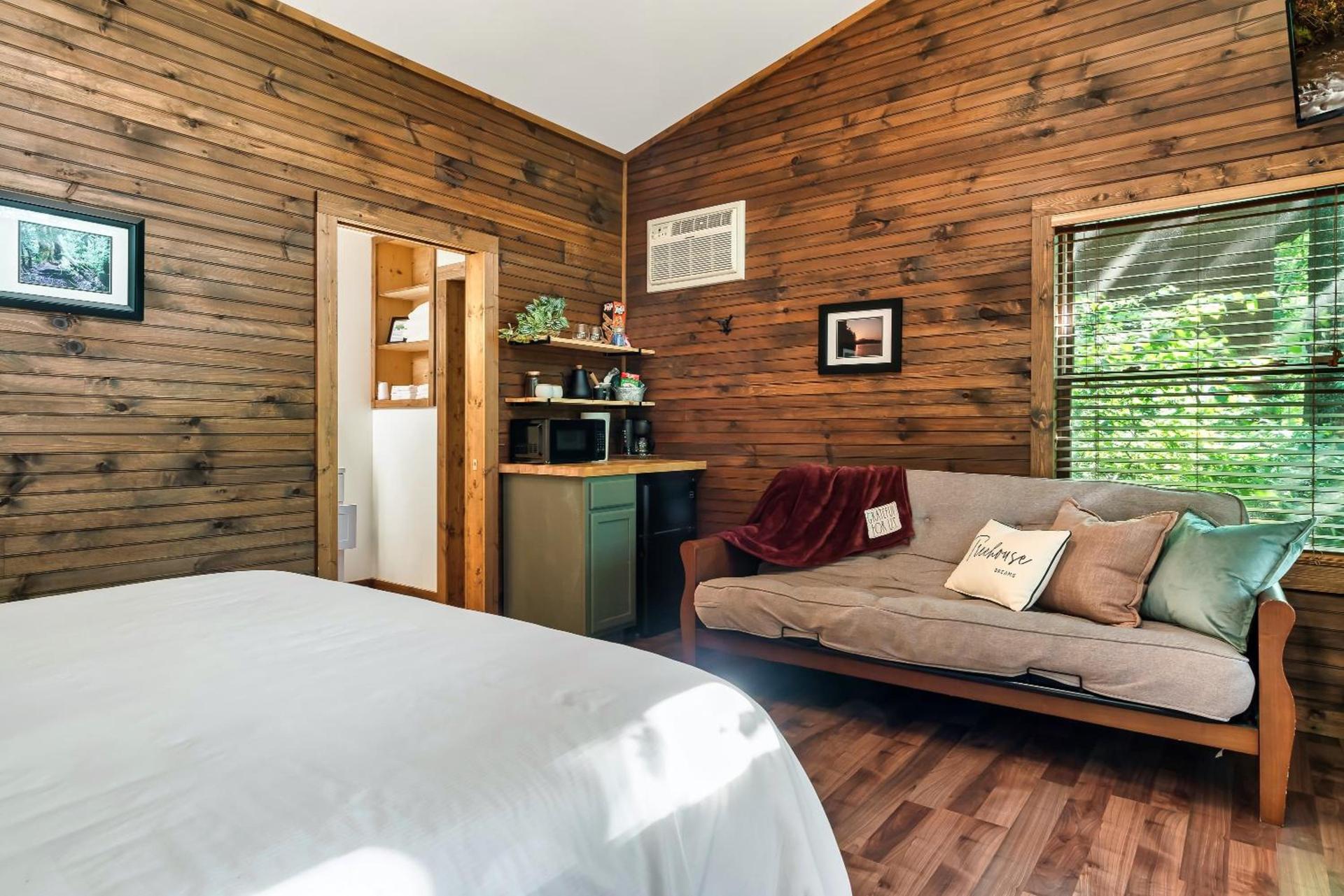 Rivers Edge Treehouses photo 28