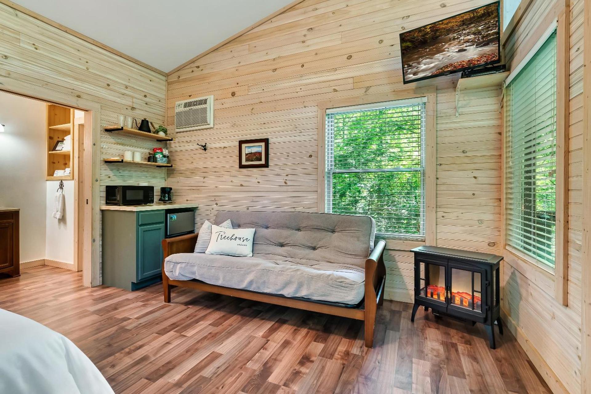 Rivers Edge Treehouses photo 32
