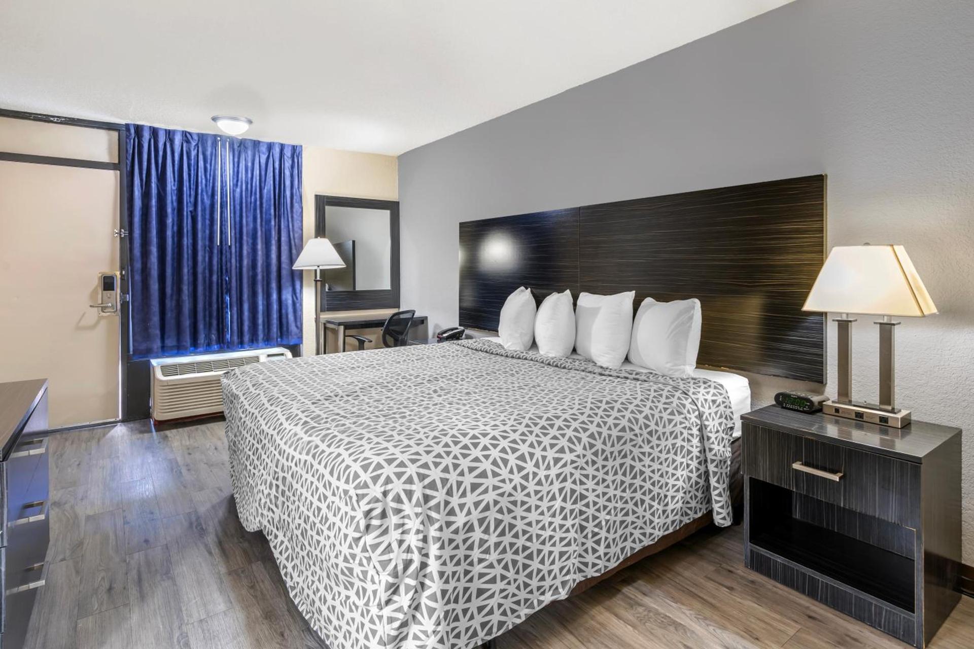 Suburban Studios International Drive photo 22