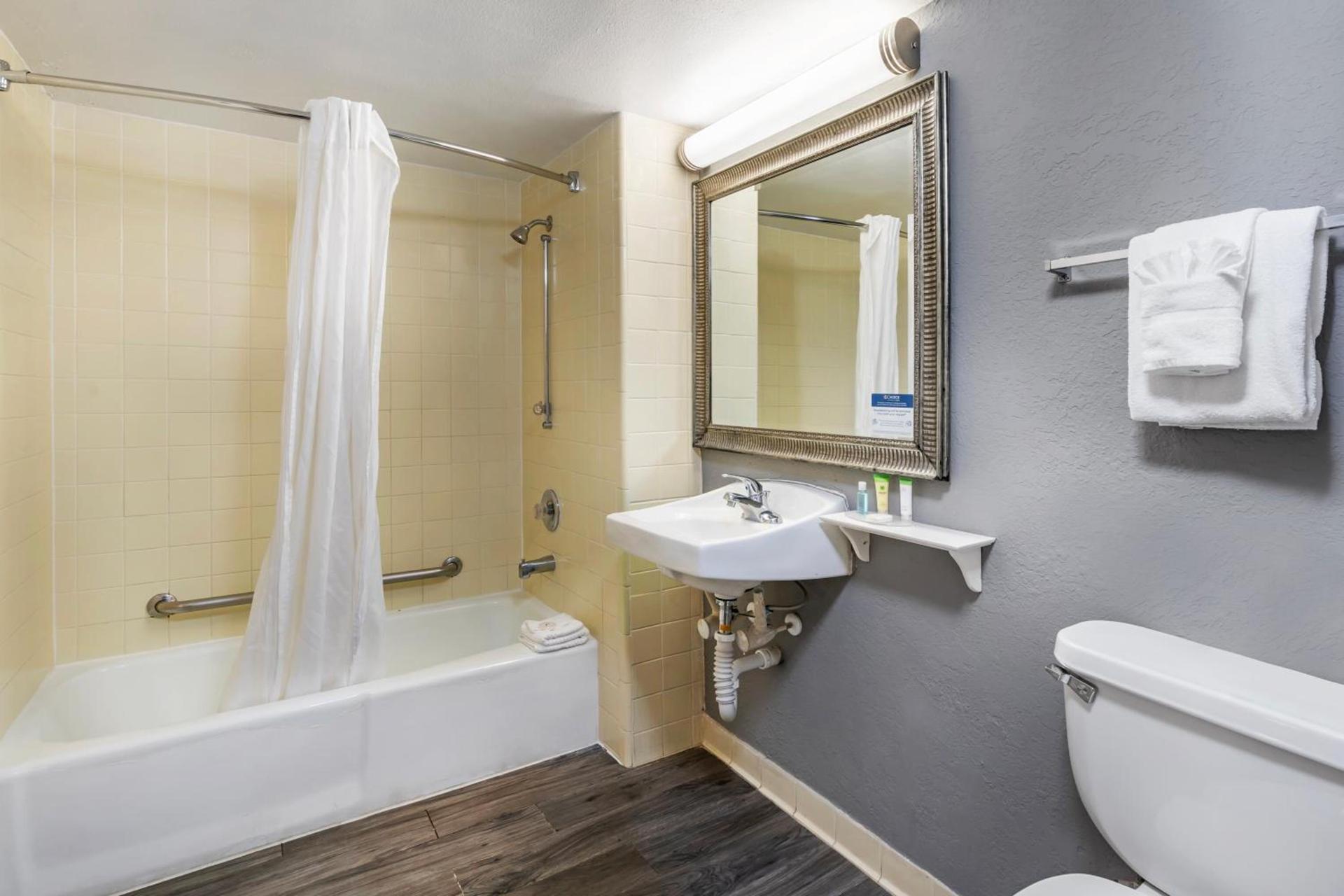 Suburban Studios International Drive photo 32