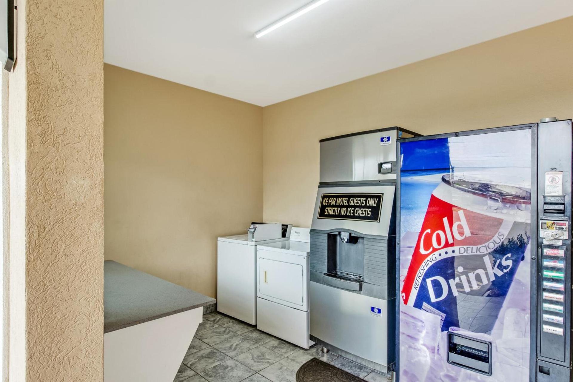 Americas Best Value Inn - FM 529 photo 27