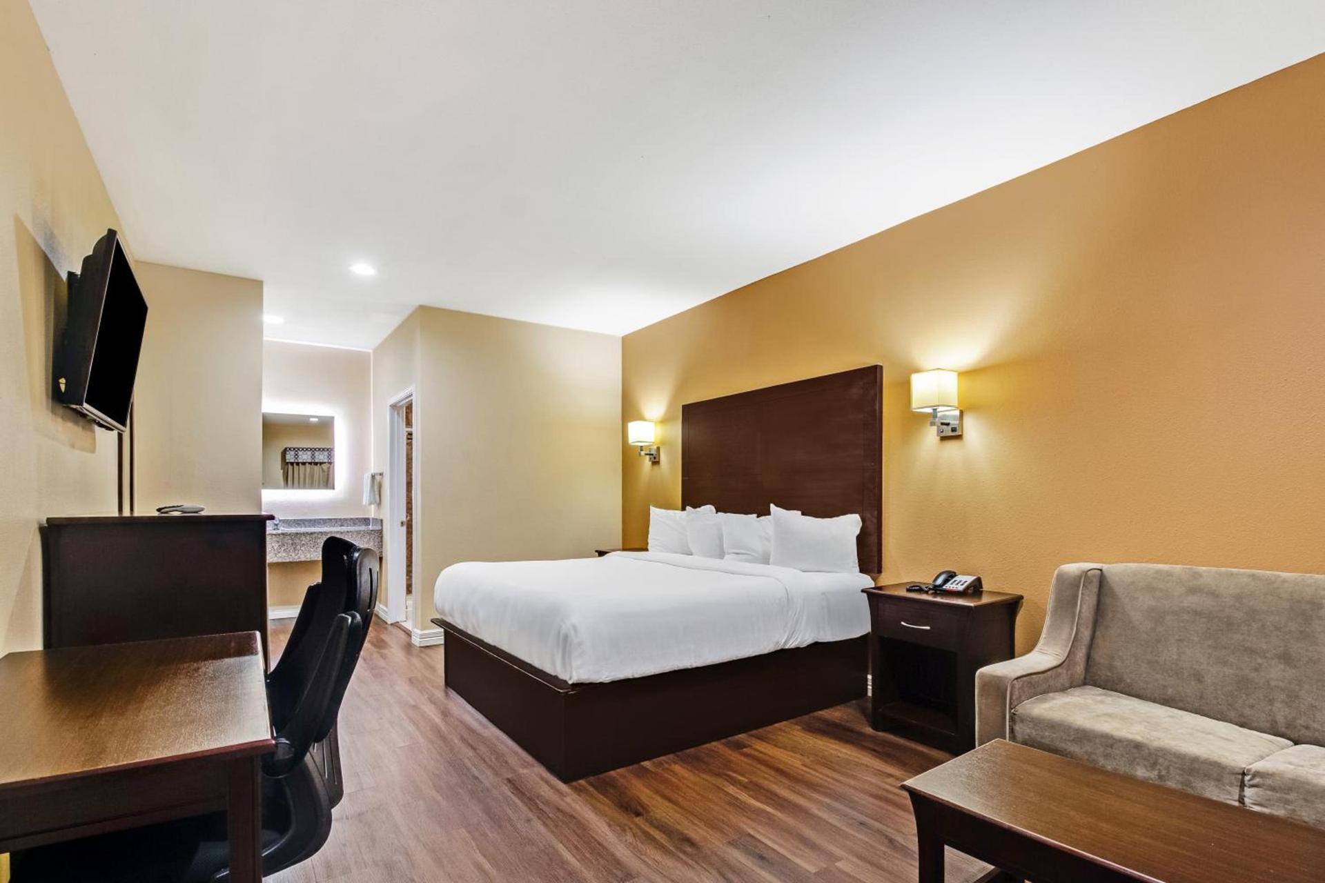Americas Best Value Inn - FM 529 photo 6