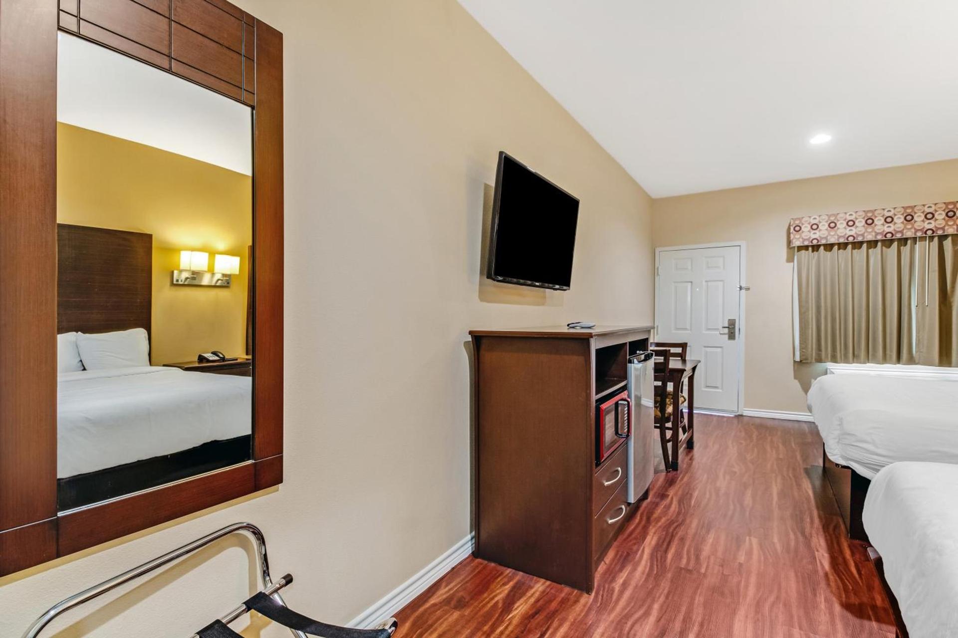 Americas Best Value Inn - FM 529 photo 25