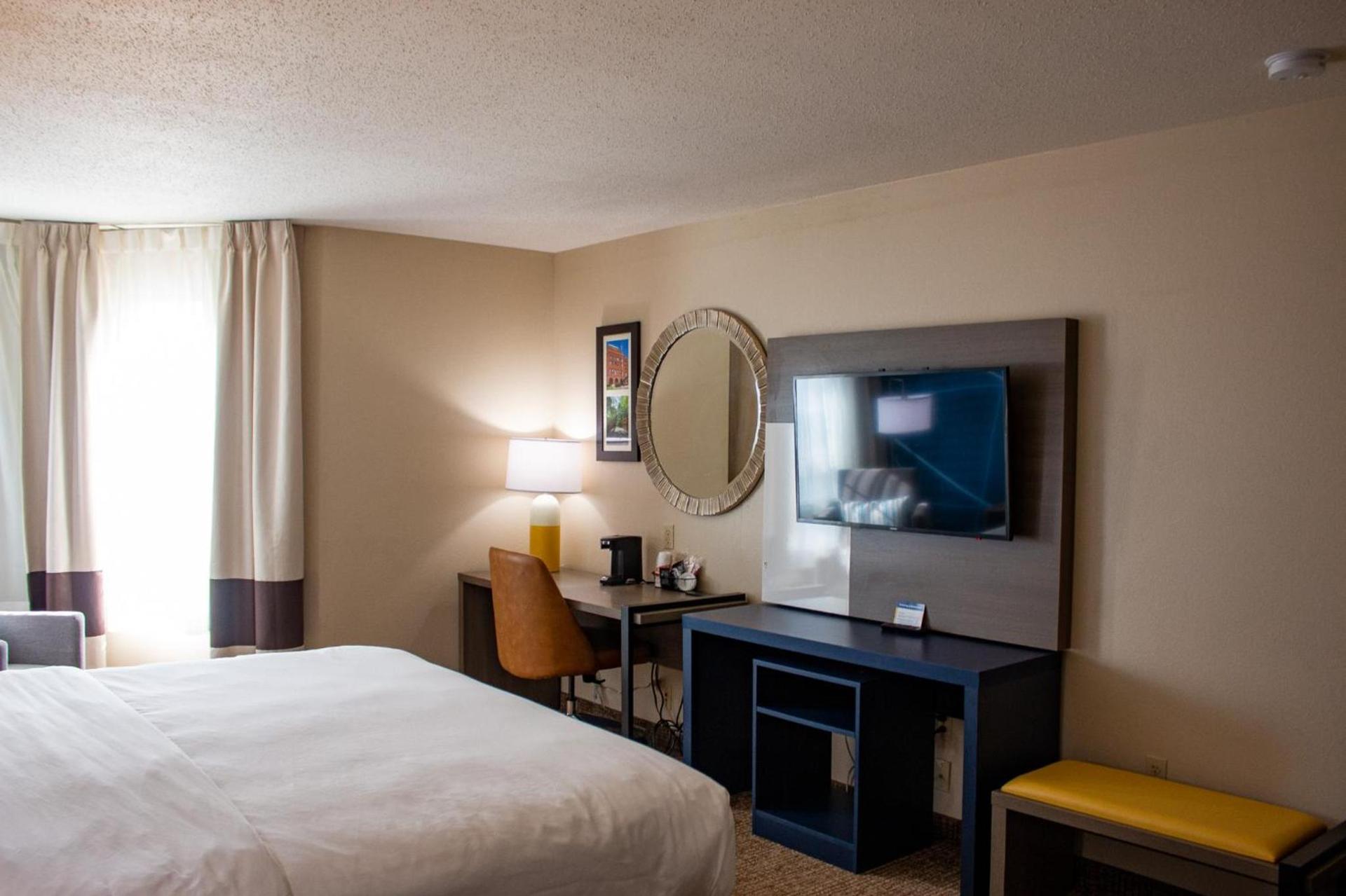 Comfort Inn & Suites Geneva- West Chicago photo 63
