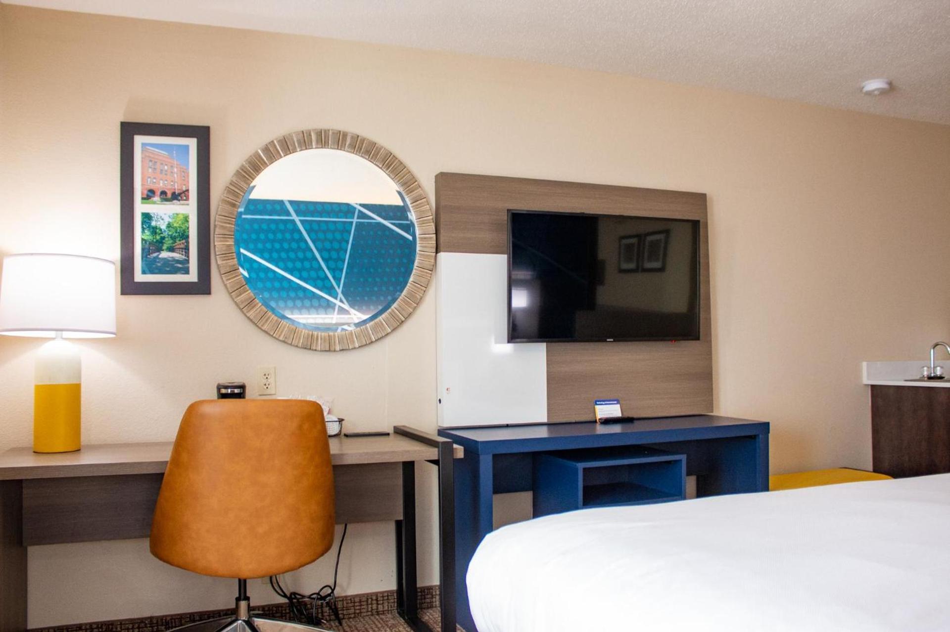 Comfort Inn & Suites Geneva- West Chicago photo 62