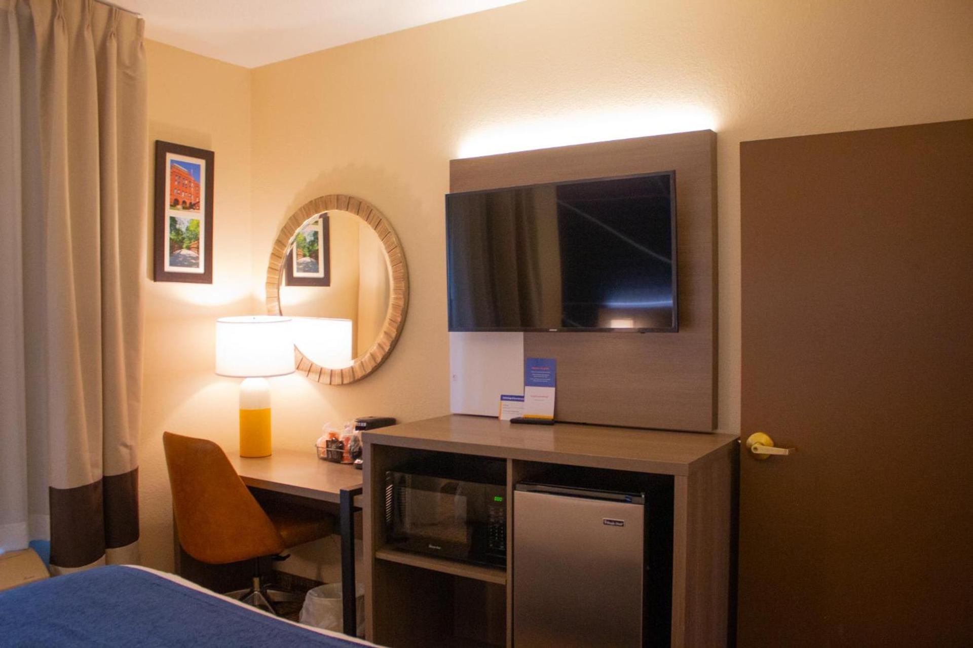 Comfort Inn & Suites Geneva- West Chicago photo 61