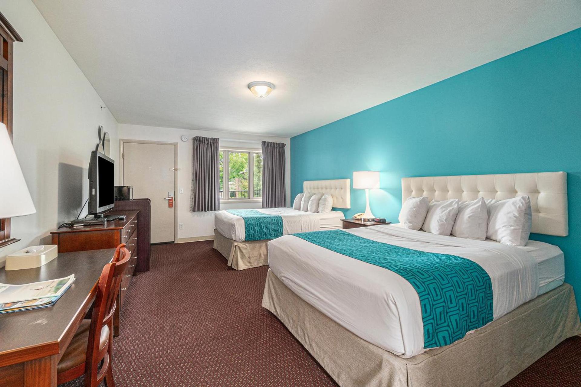 Howard Johnson by Wyndham Traverse City photo 42