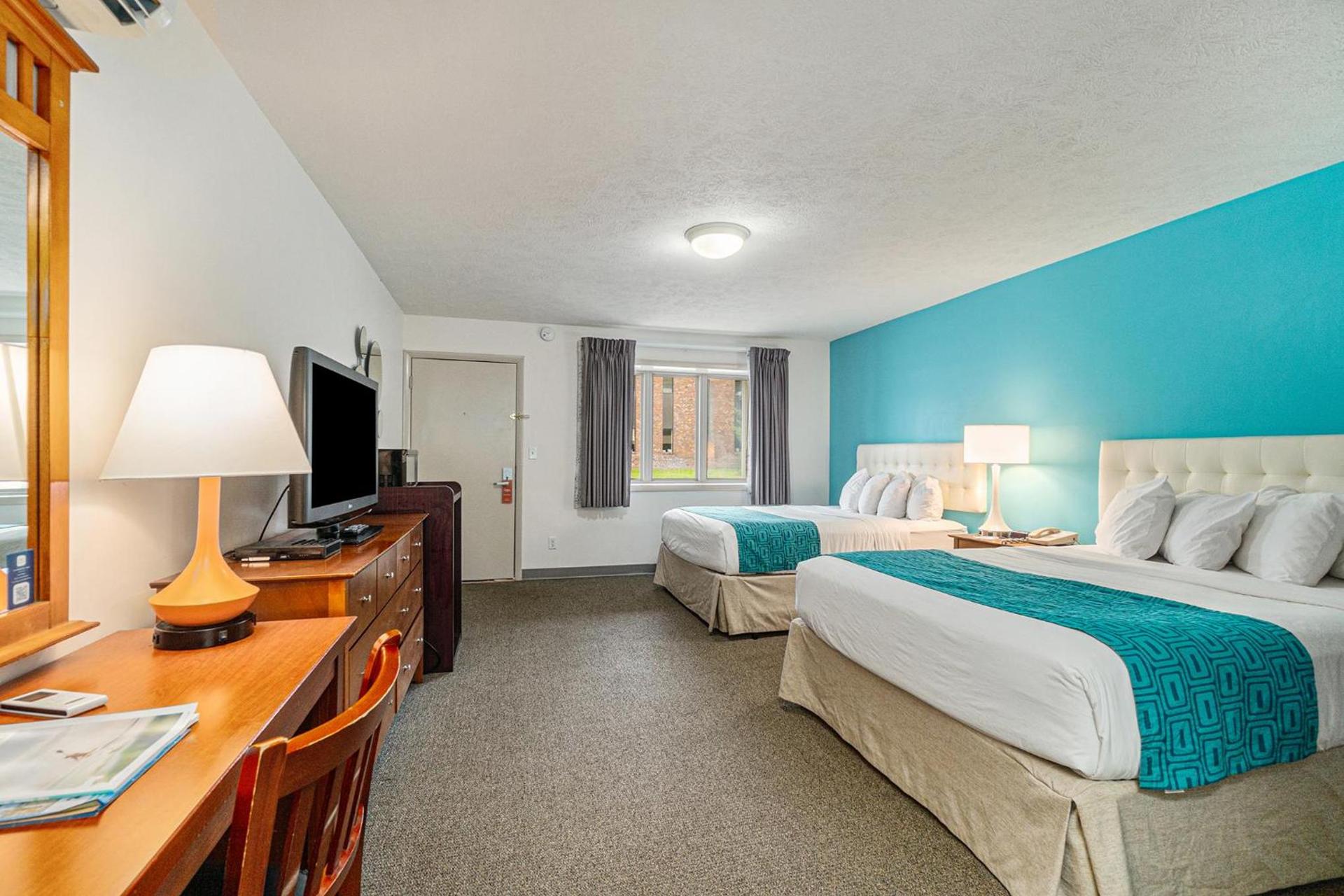 Howard Johnson by Wyndham Traverse City photo 40