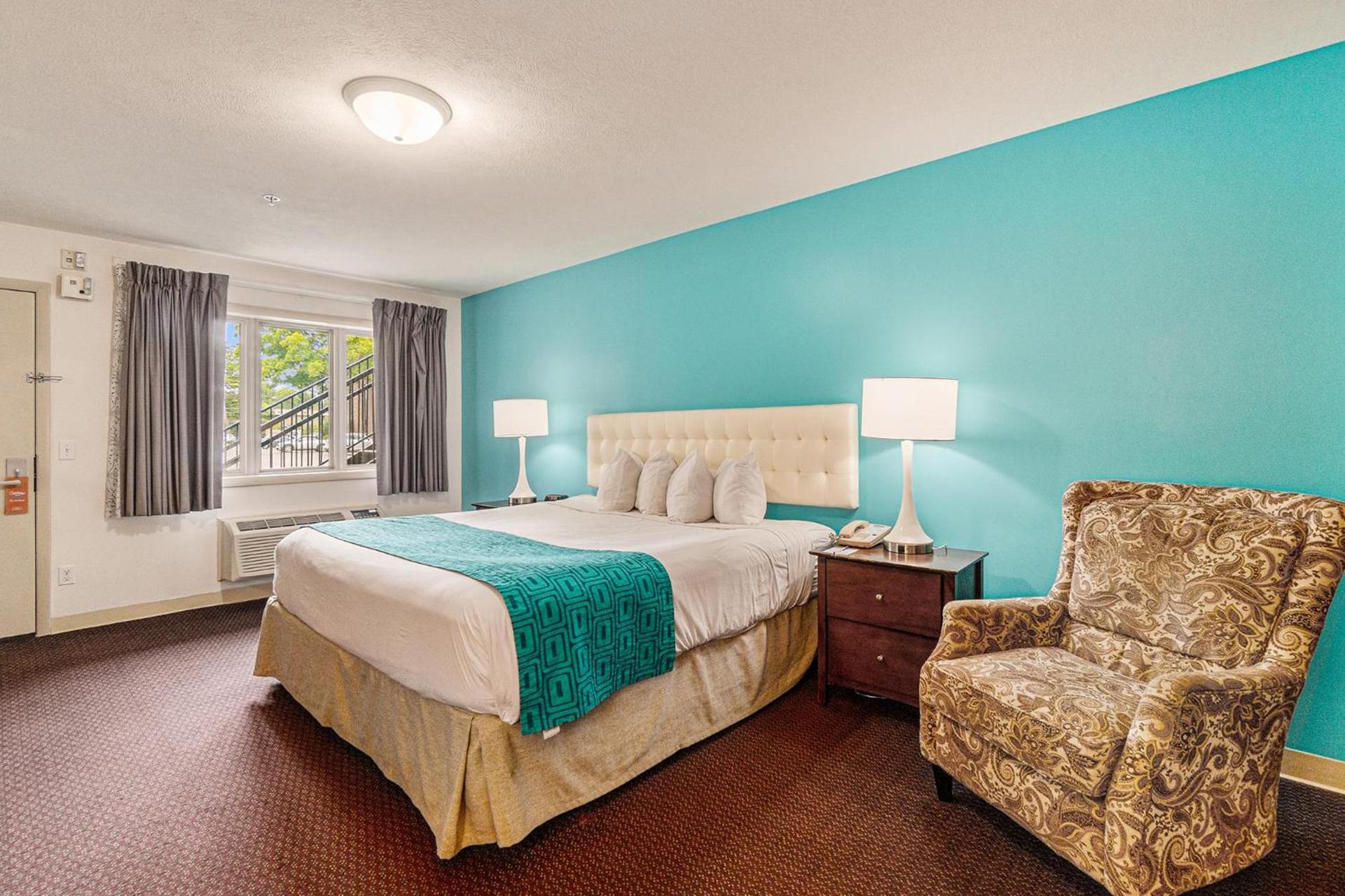 Howard Johnson by Wyndham Traverse City photo 21