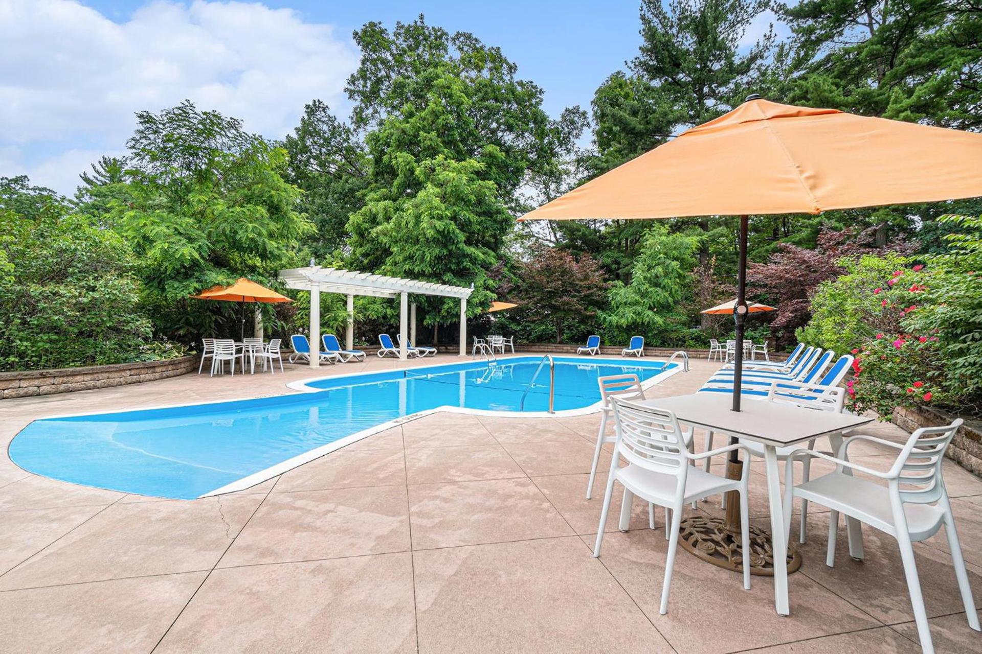 Howard Johnson by Wyndham Traverse City photo 13