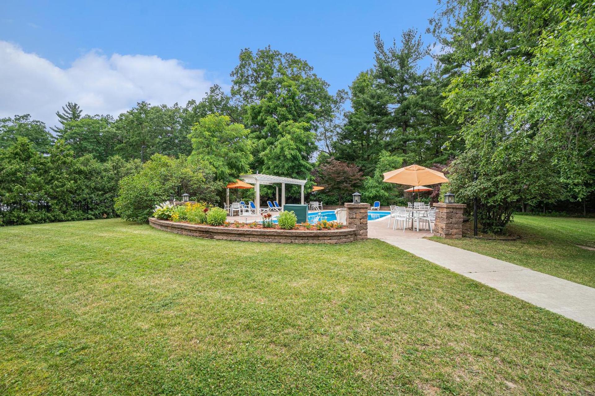 Howard Johnson by Wyndham Traverse City photo 15