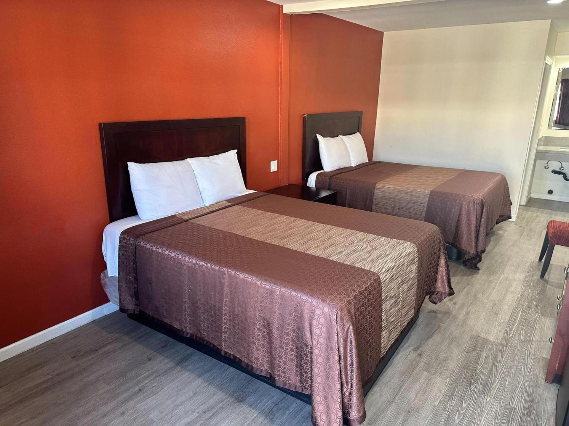Bell Manor Motel photo 3