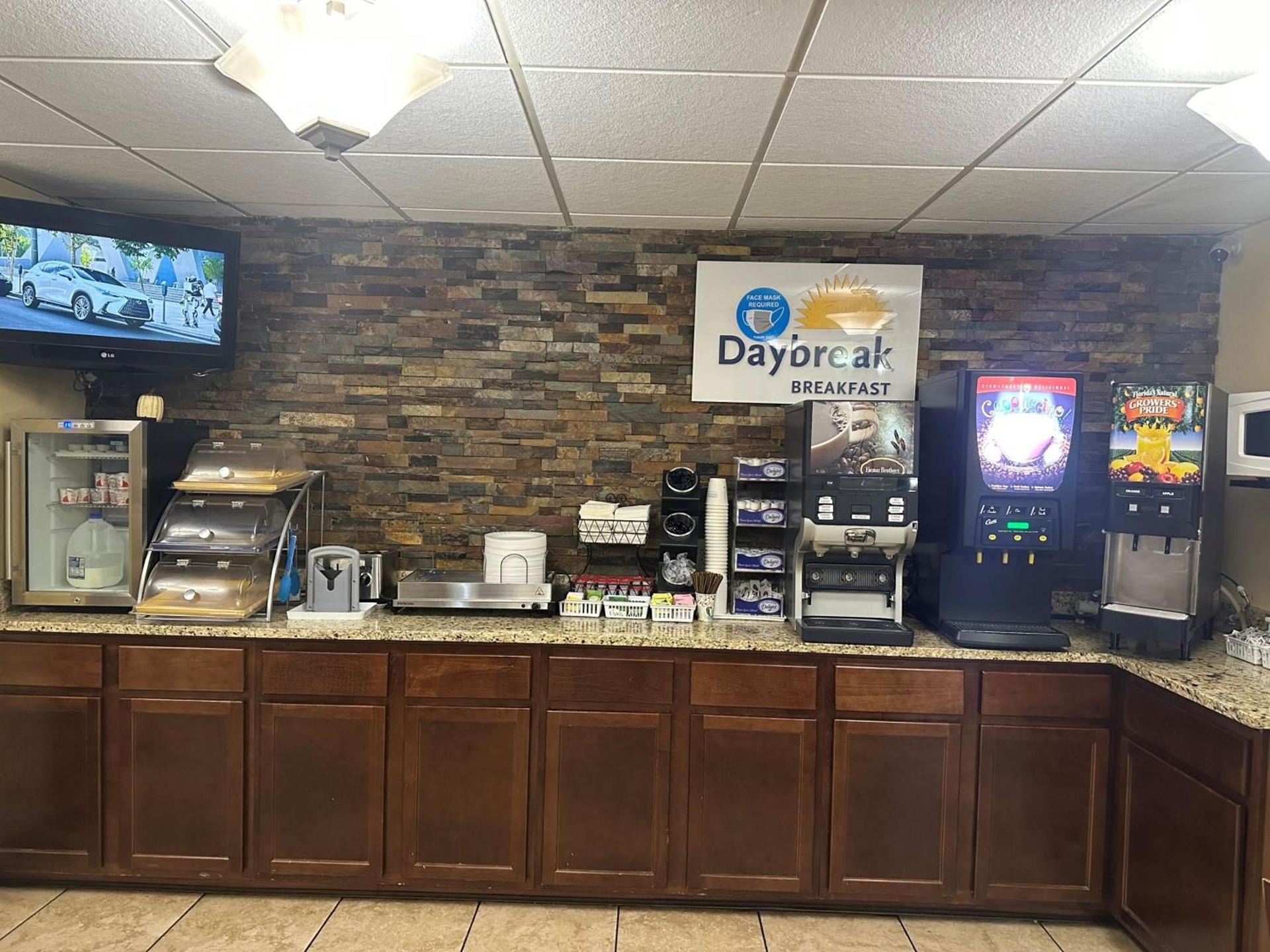 Days Inn & Suites by Wyndham Gunnison photo 70