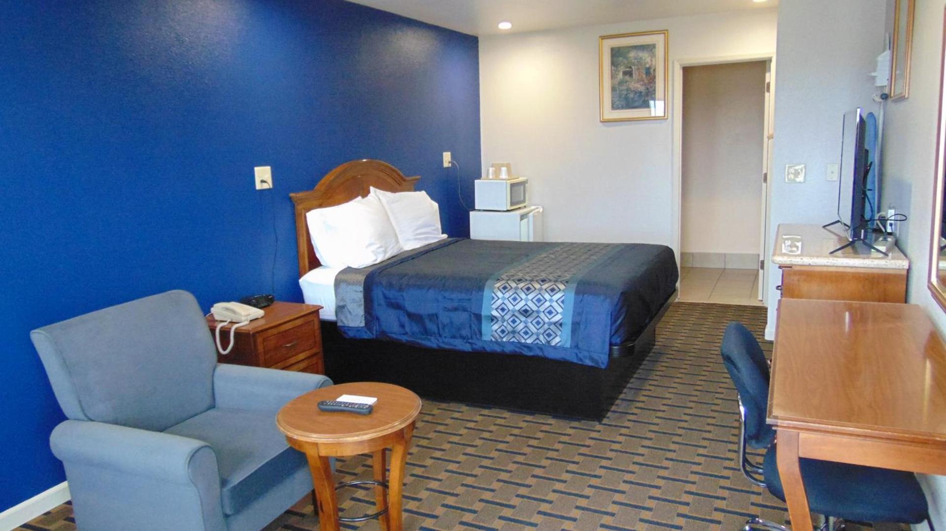 Corcoran Country Inn photo 5