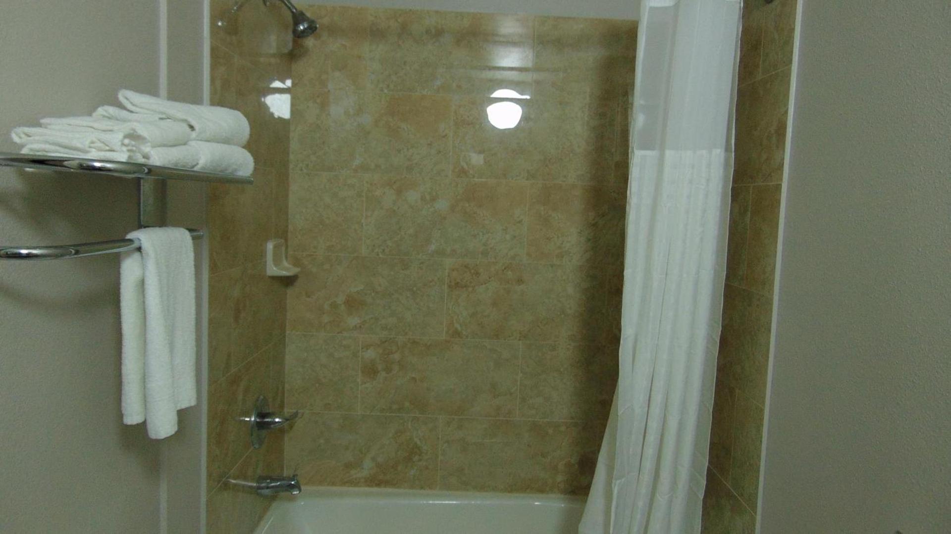 Corcoran Country Inn photo 11