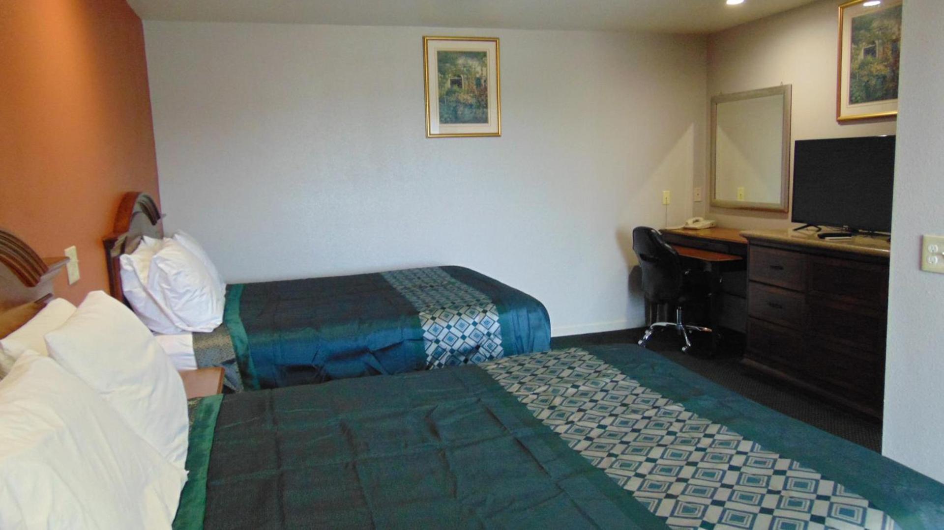 Corcoran Country Inn photo 14