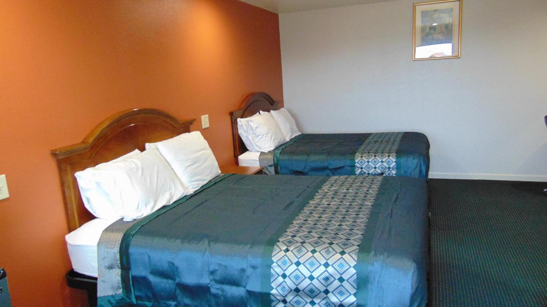 Corcoran Country Inn photo 16
