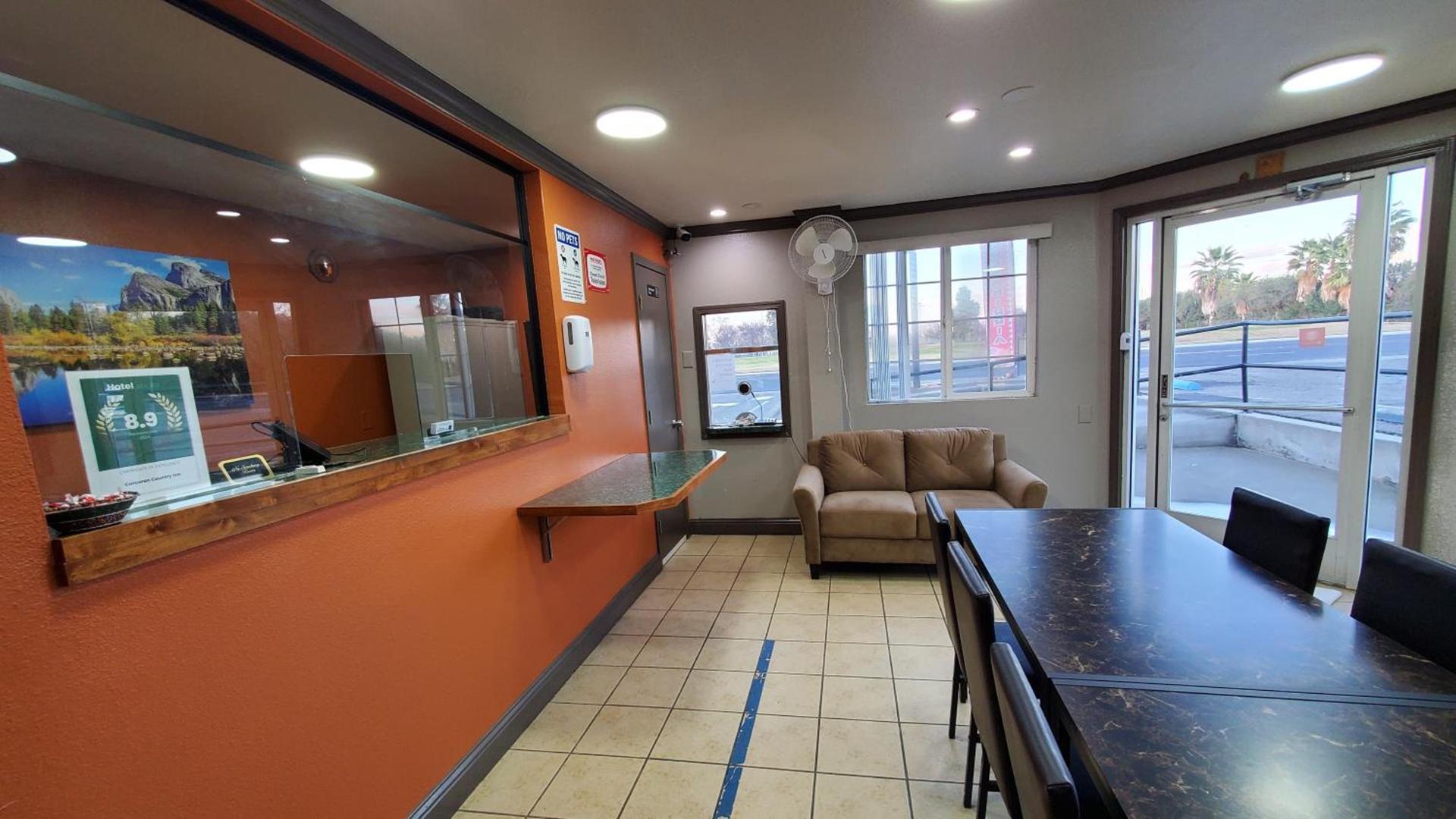 Corcoran Country Inn photo 17