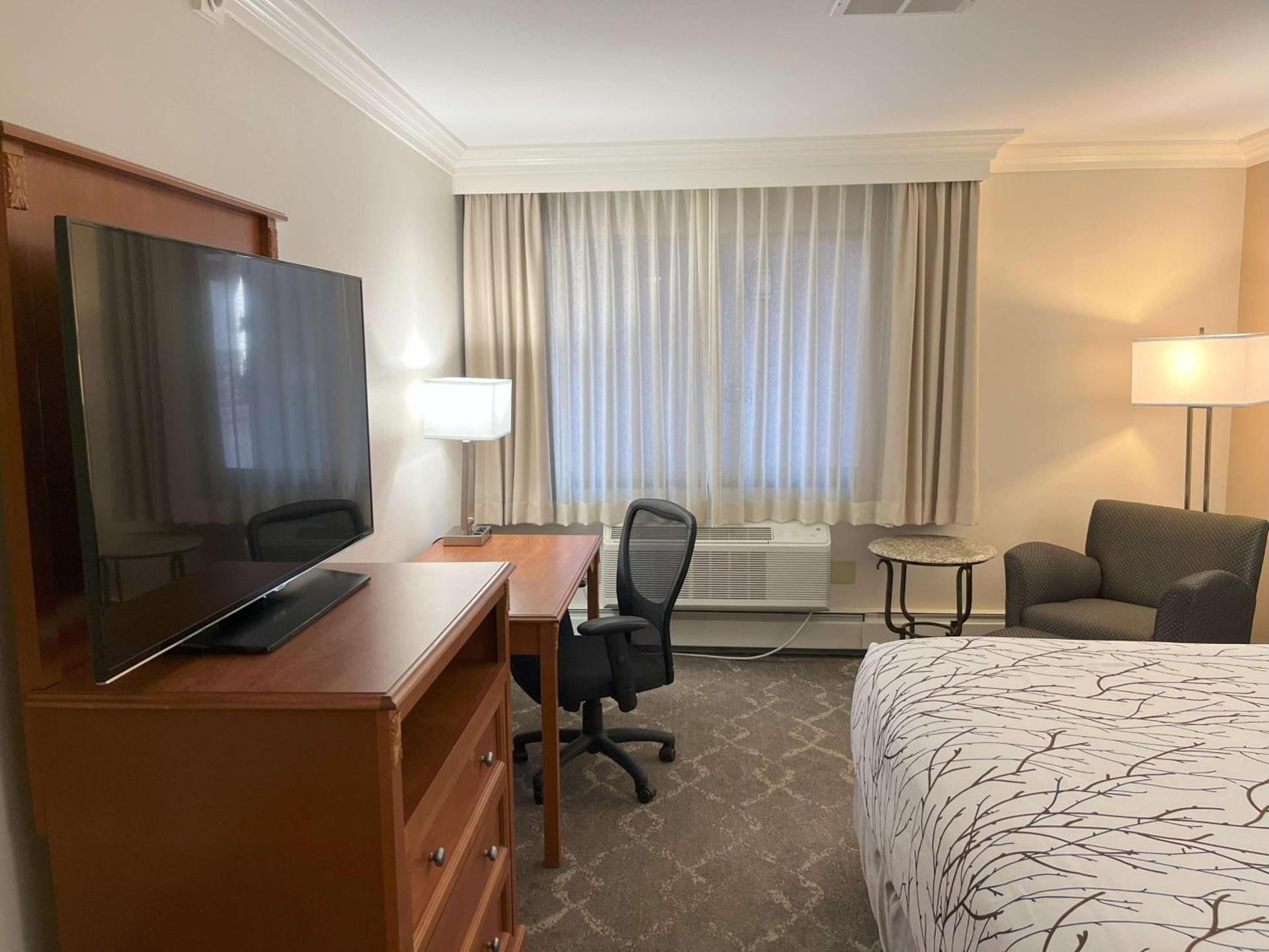 Best Western Plus Silver Saddle Inn photo 40