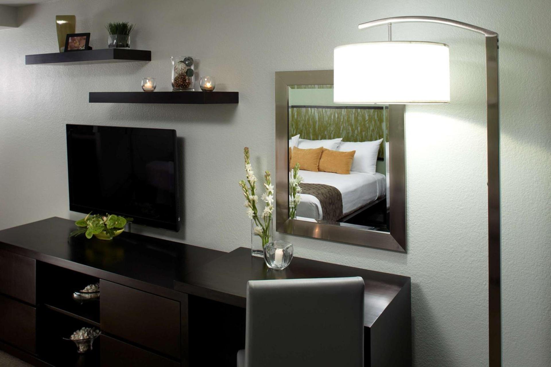 Skyline Island Colony Hotel photo 14