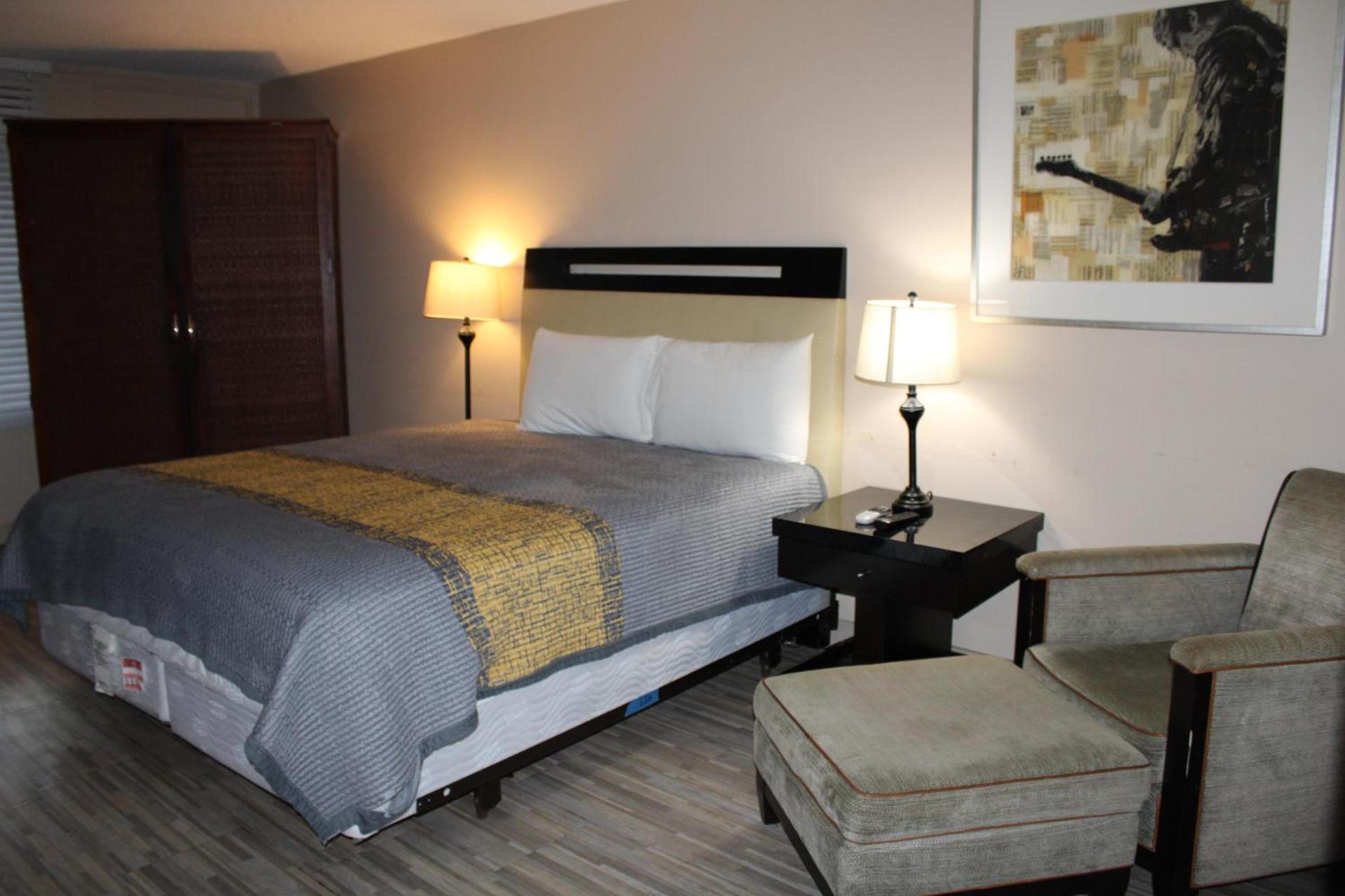 APM Inn & Suites photo 6