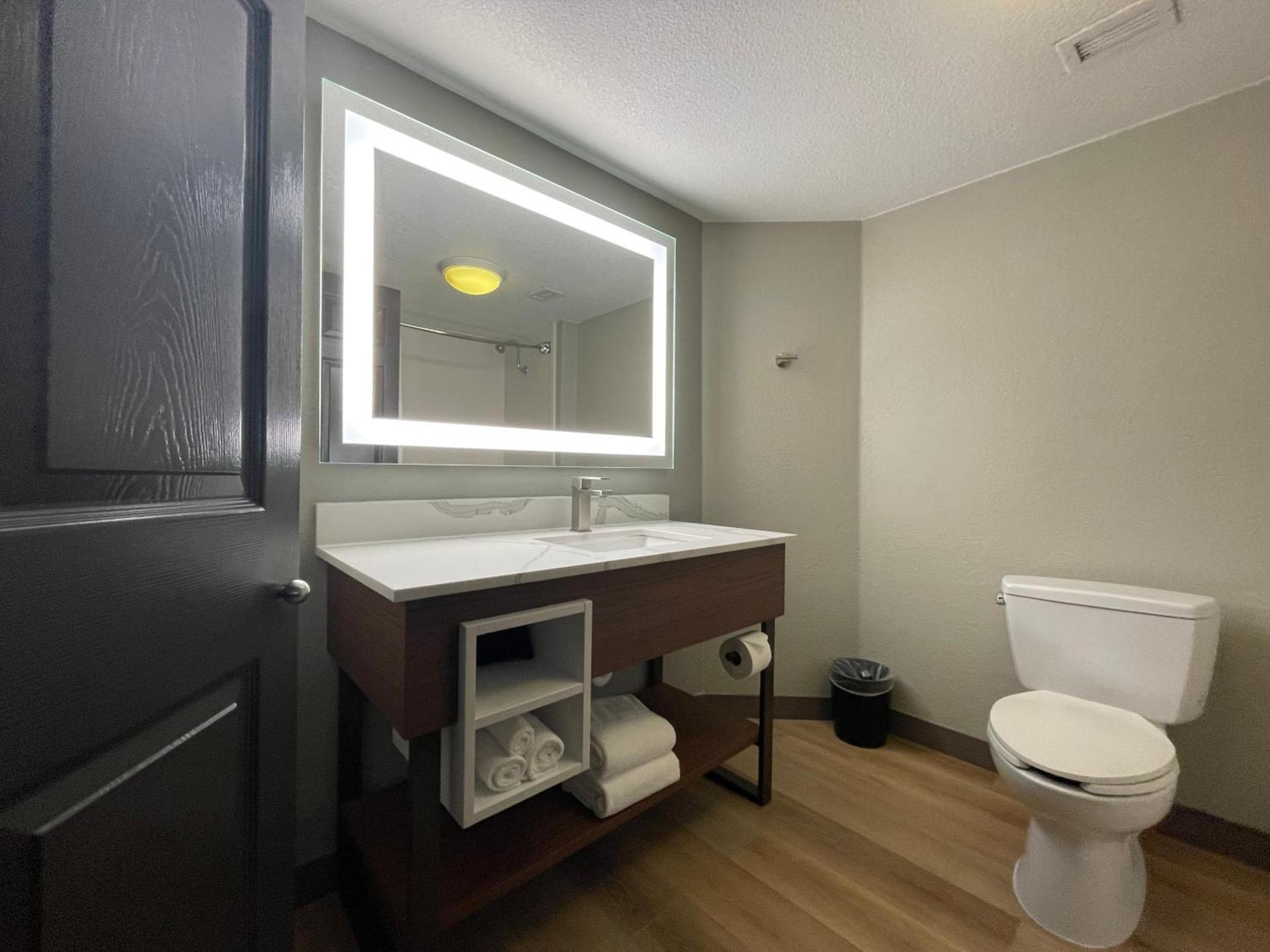 La Quinta by Wyndham Dallas DFW Airport North photo 34