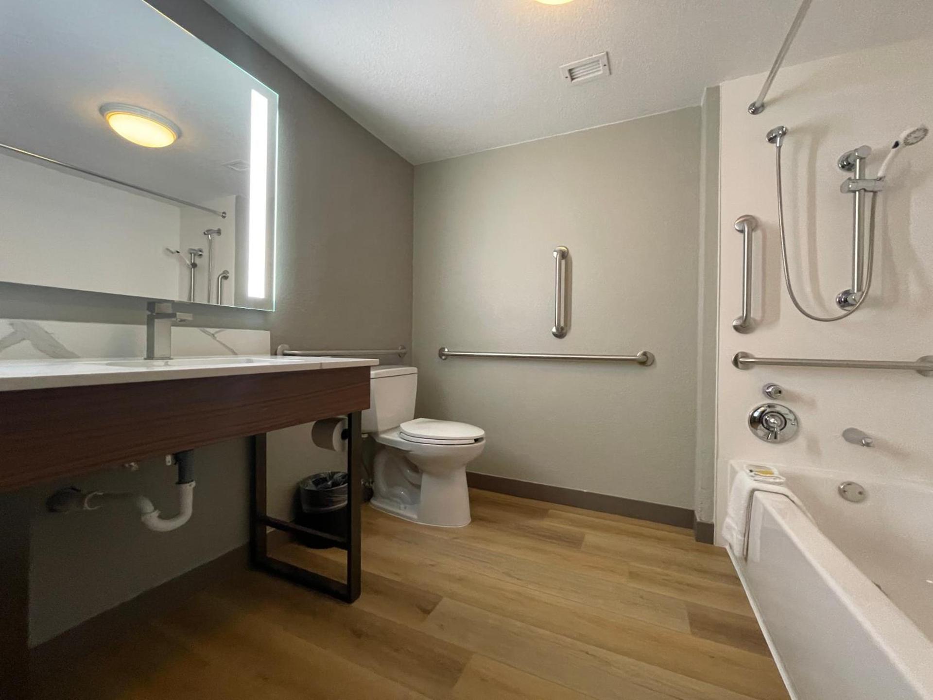 La Quinta by Wyndham Dallas DFW Airport North photo 43