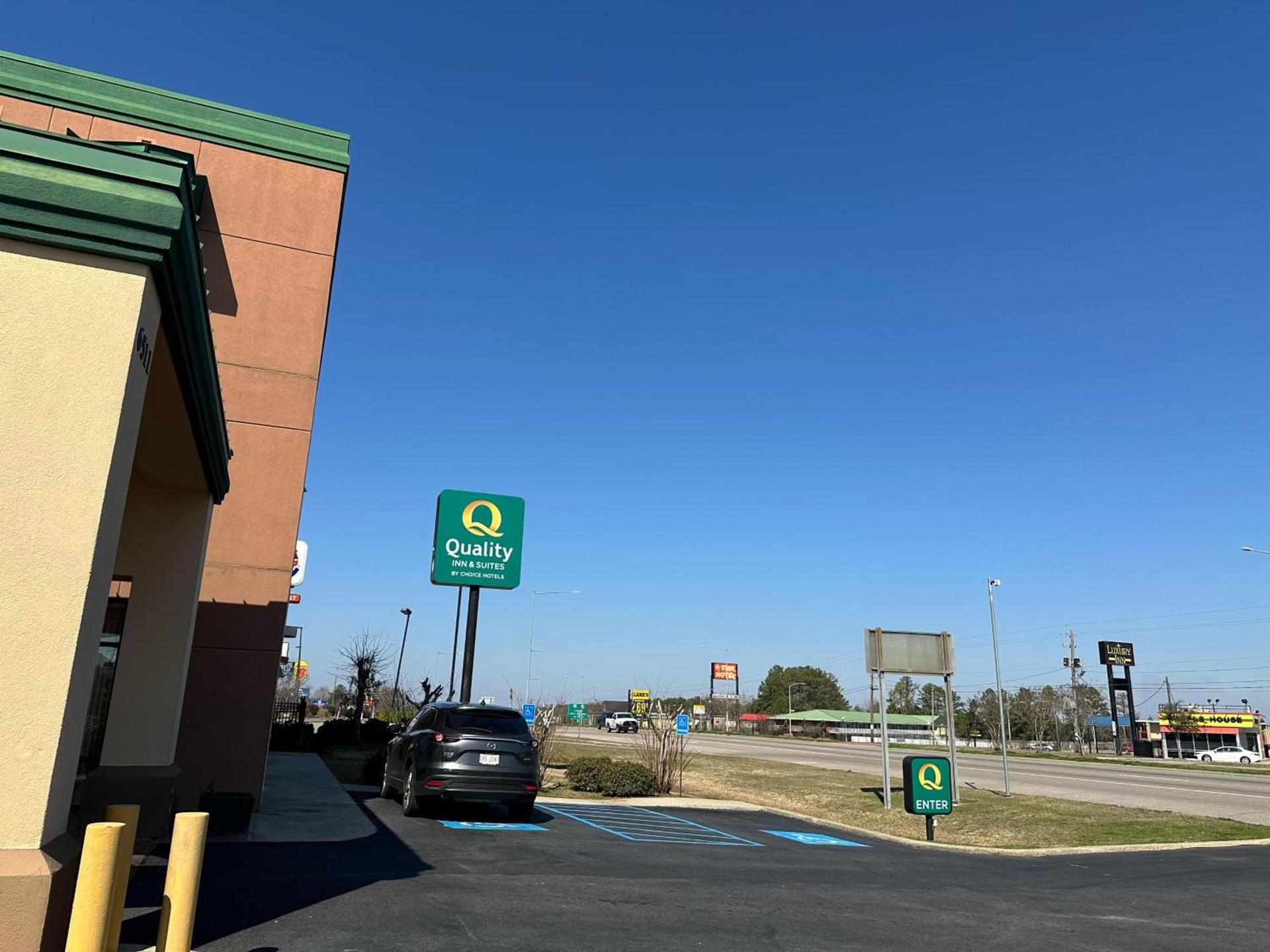 Quality Inn & Suites Hattiesburg North — hotel in Hattiesburg