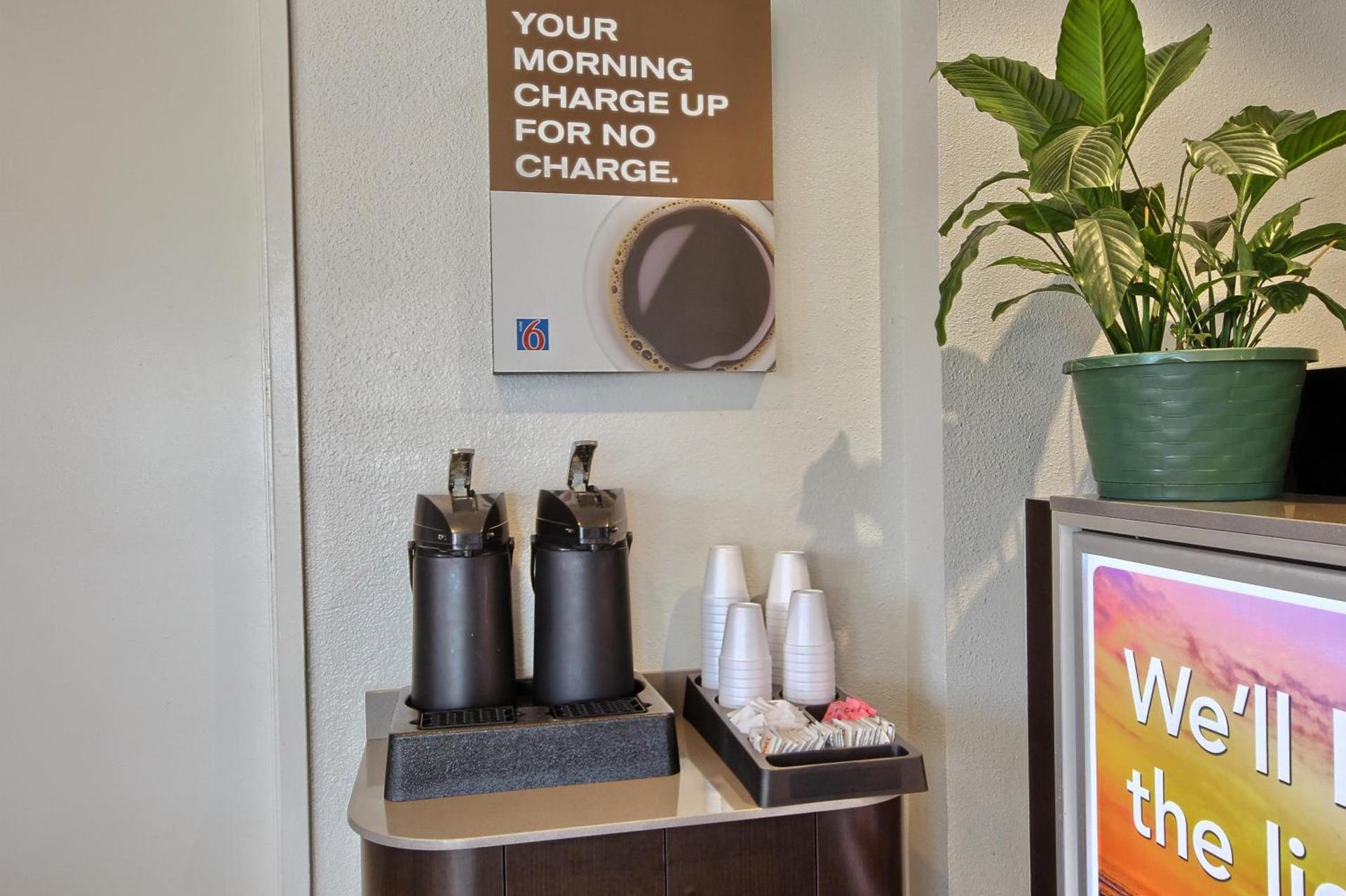 Motel 6-Tulare, CA photo 30