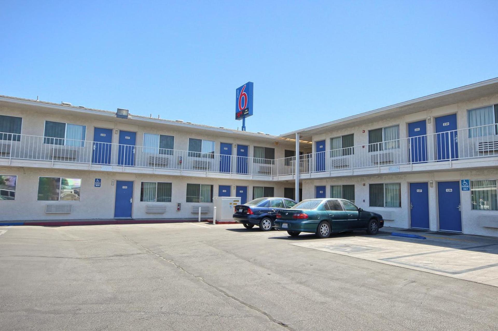 Motel 6-Tulare, CA photo 40