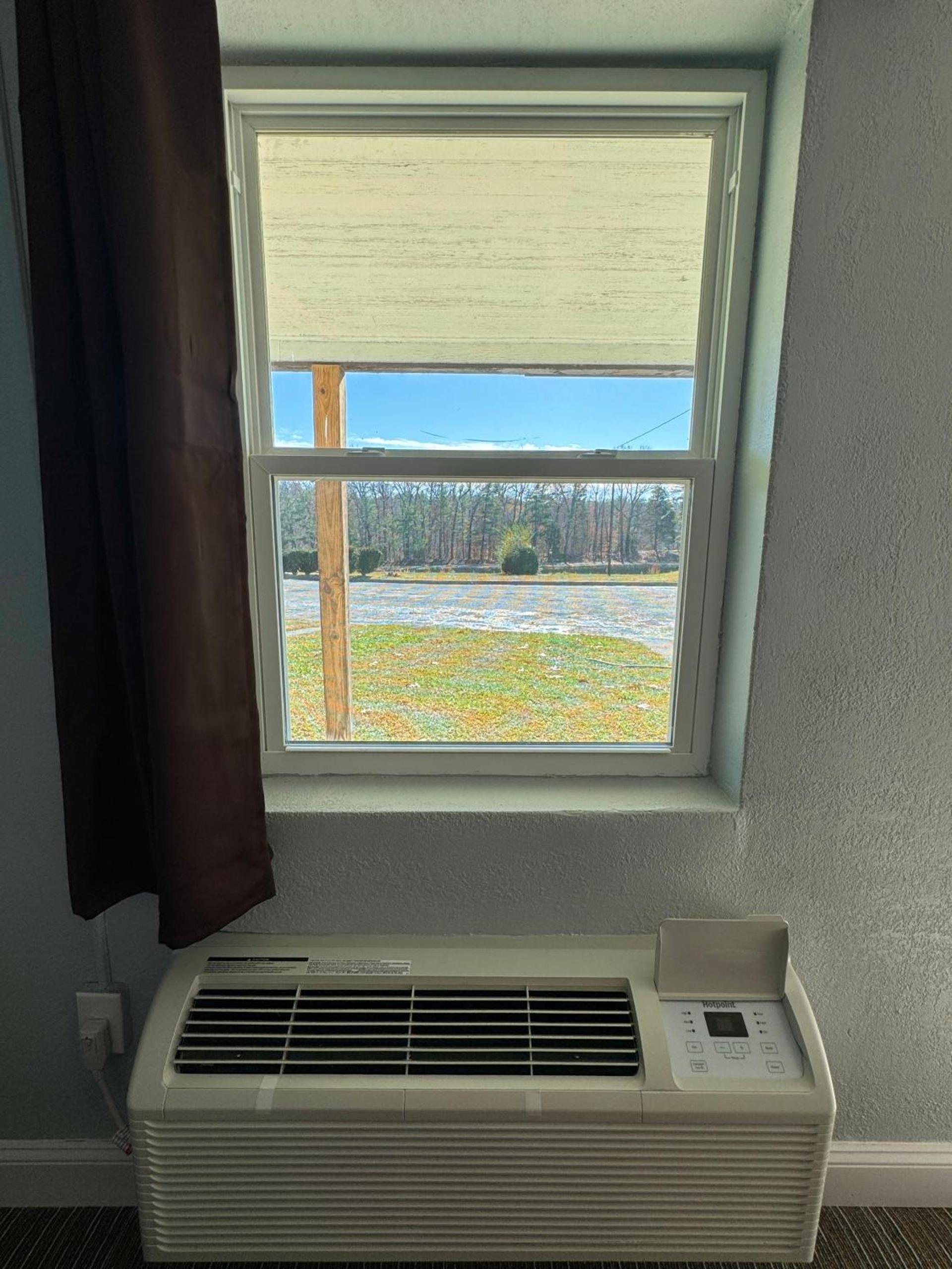 Budget Inn photo 6