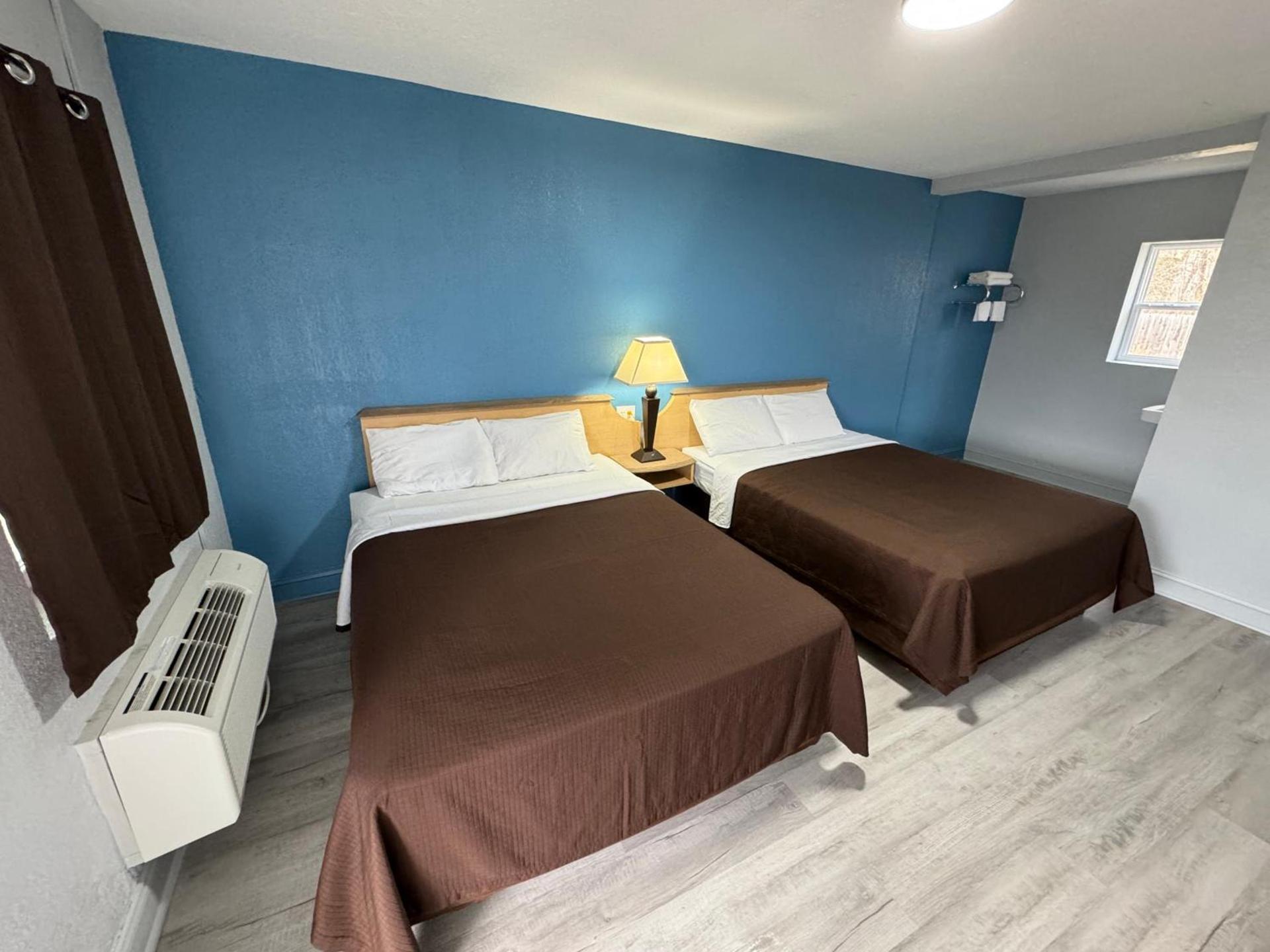 Budget Inn photo 3