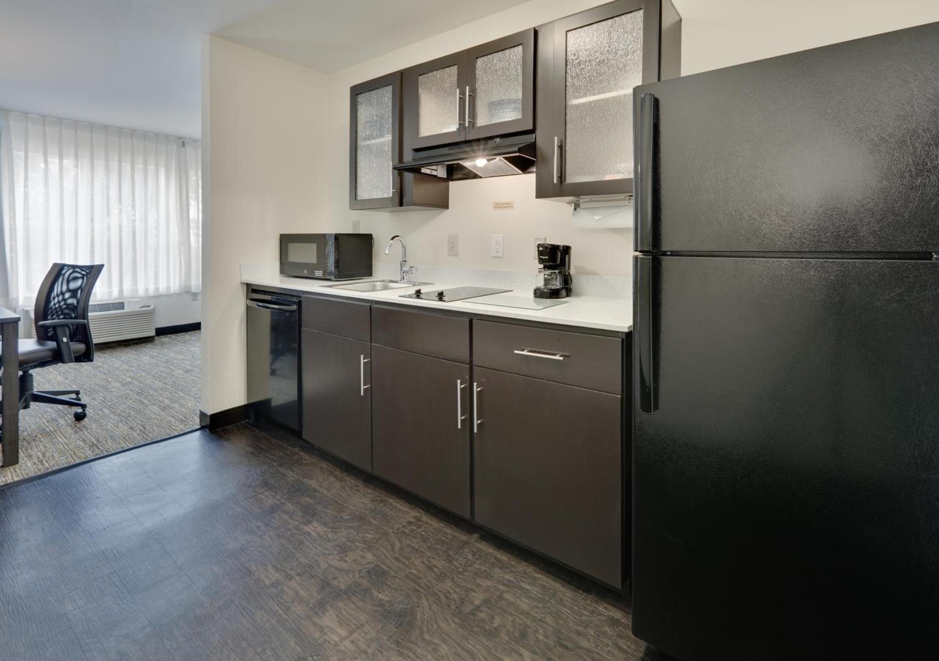 Candlewood Suites Dallas Market Center-Love Field by IHG photo 4