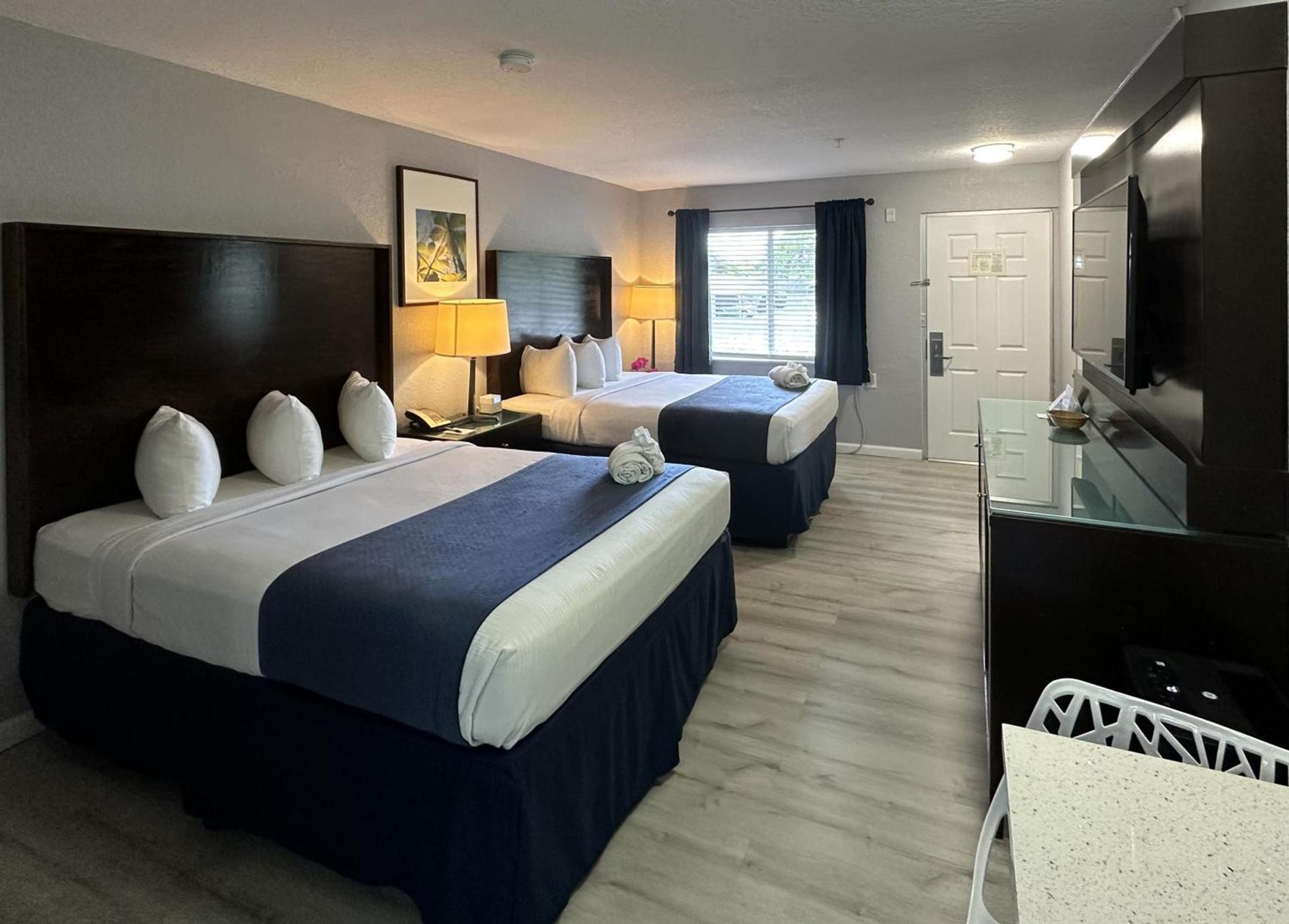 Lantern Inn & Suites - Sarasota photo 17