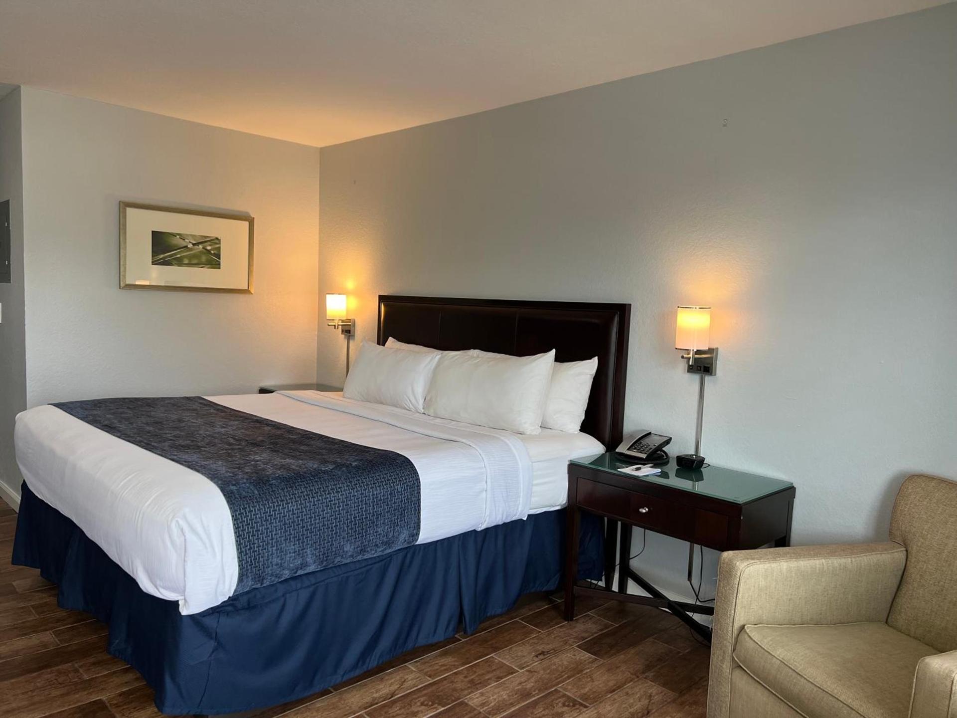 Lantern Inn & Suites - Sarasota photo 15