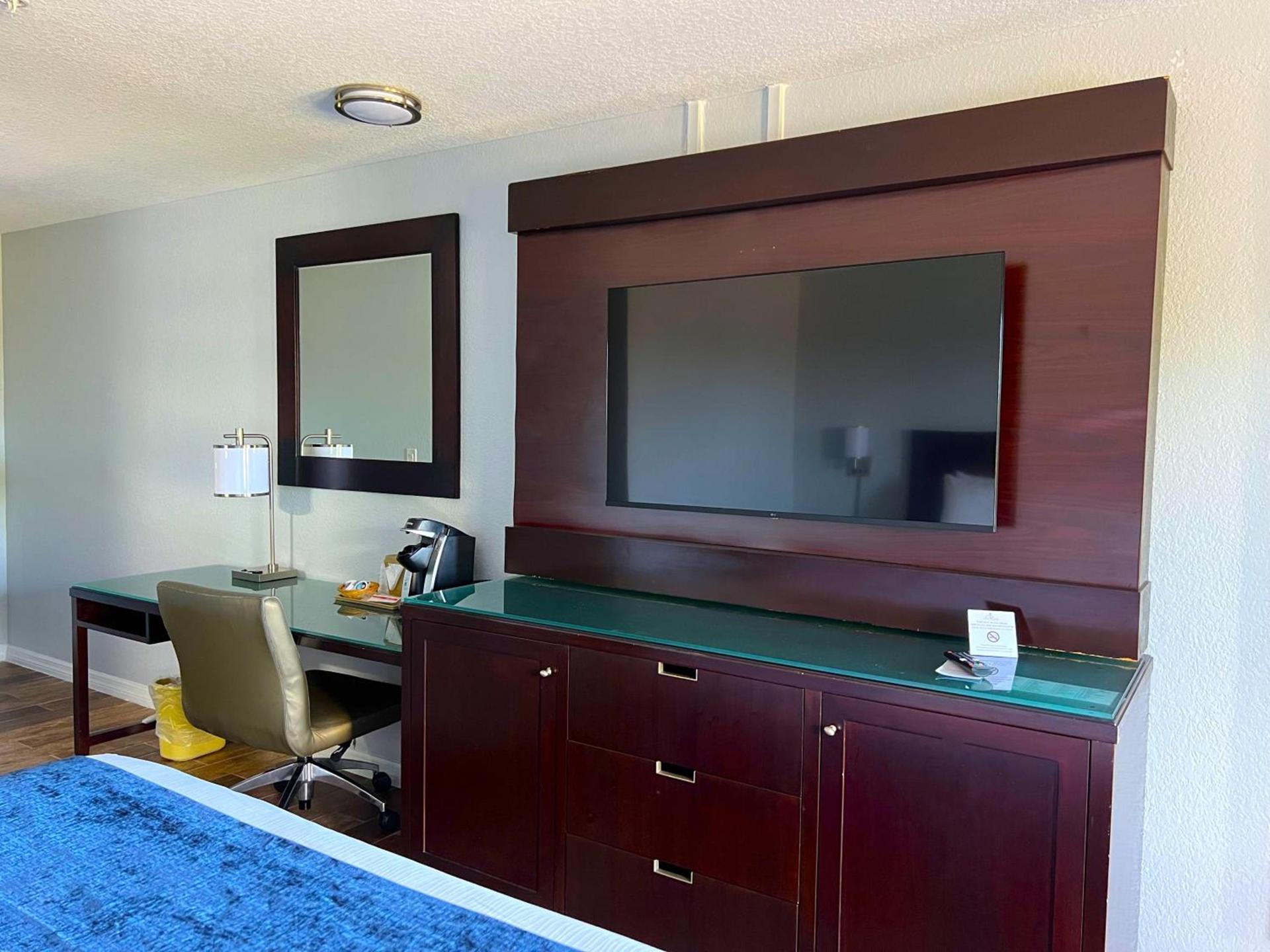 Lantern Inn & Suites - Sarasota photo 19