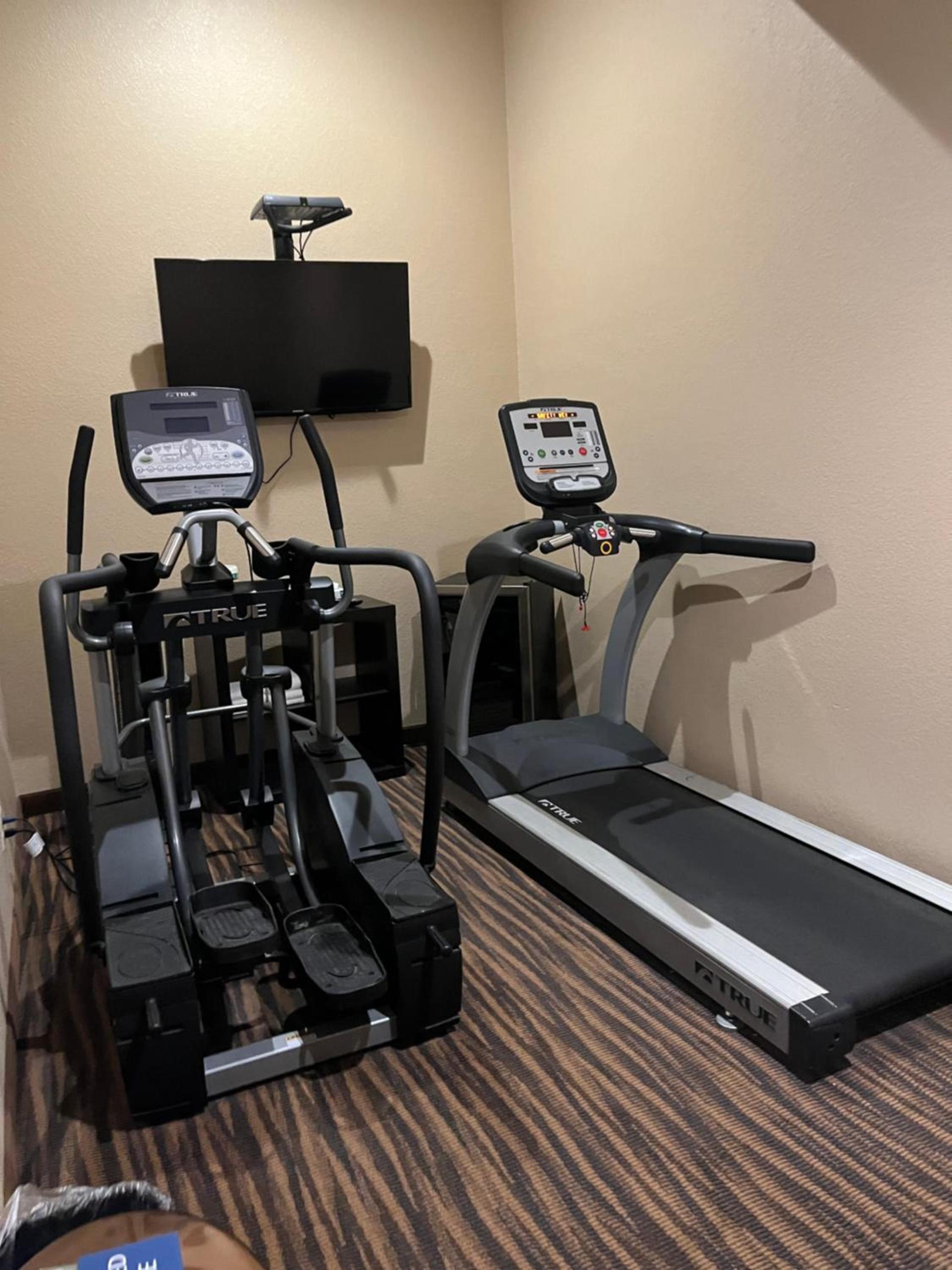 Cobblestone Inn & Suites - Denison | Oak Ridge photo 74