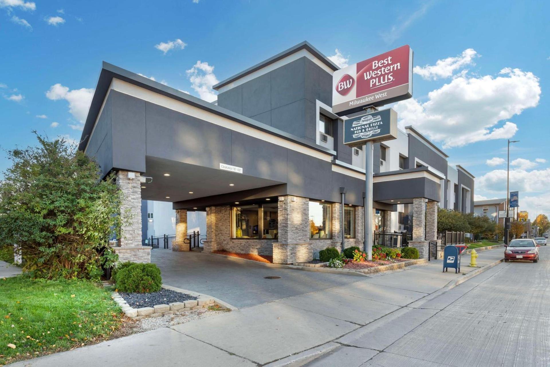 Best Western Plus Milwaukee West photo 2