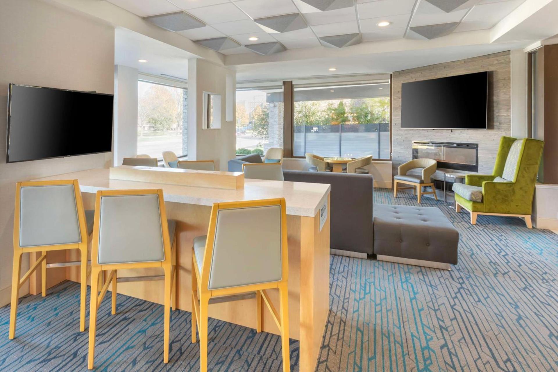 Best Western Plus Milwaukee West photo 4
