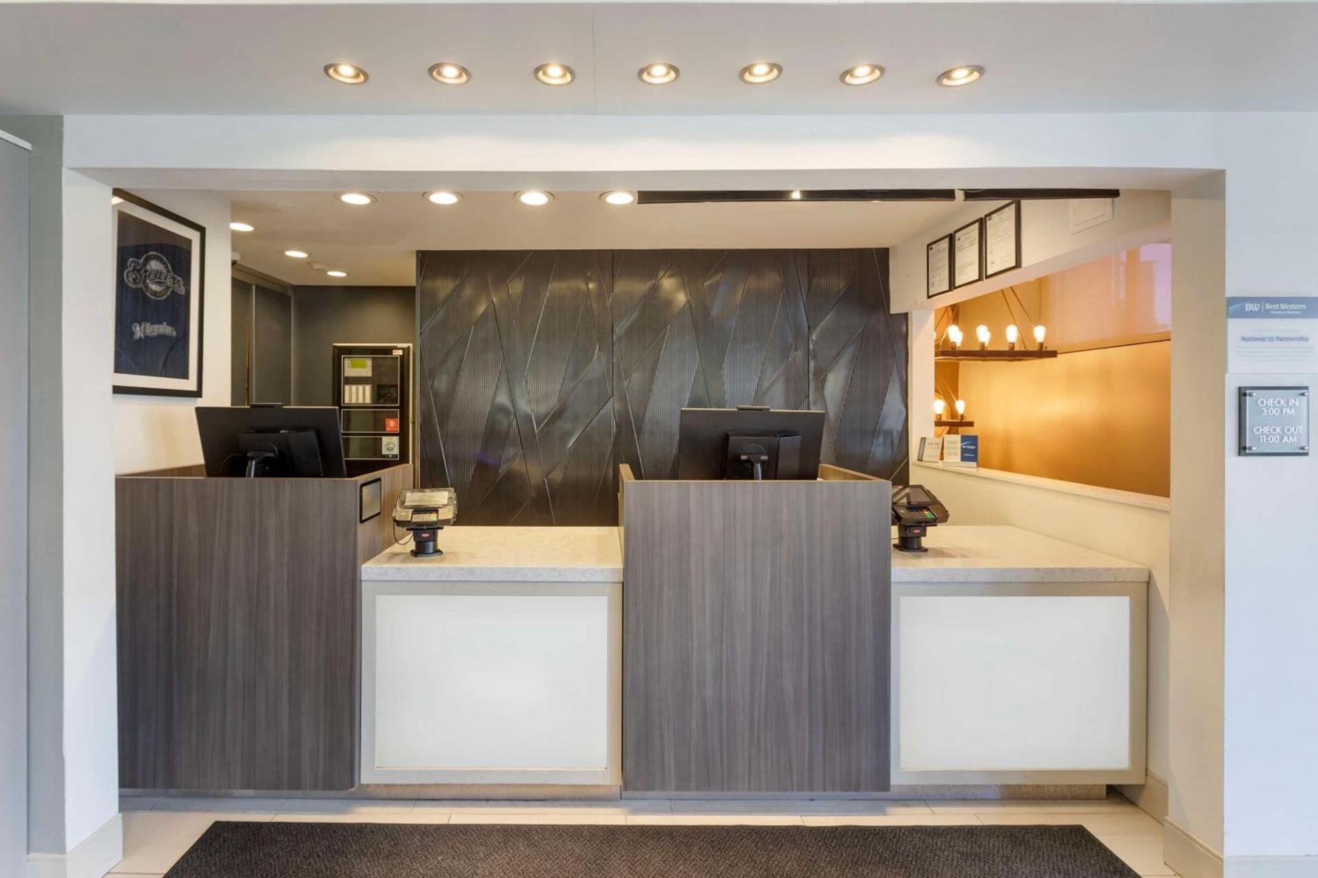 Best Western Plus Milwaukee West photo 5