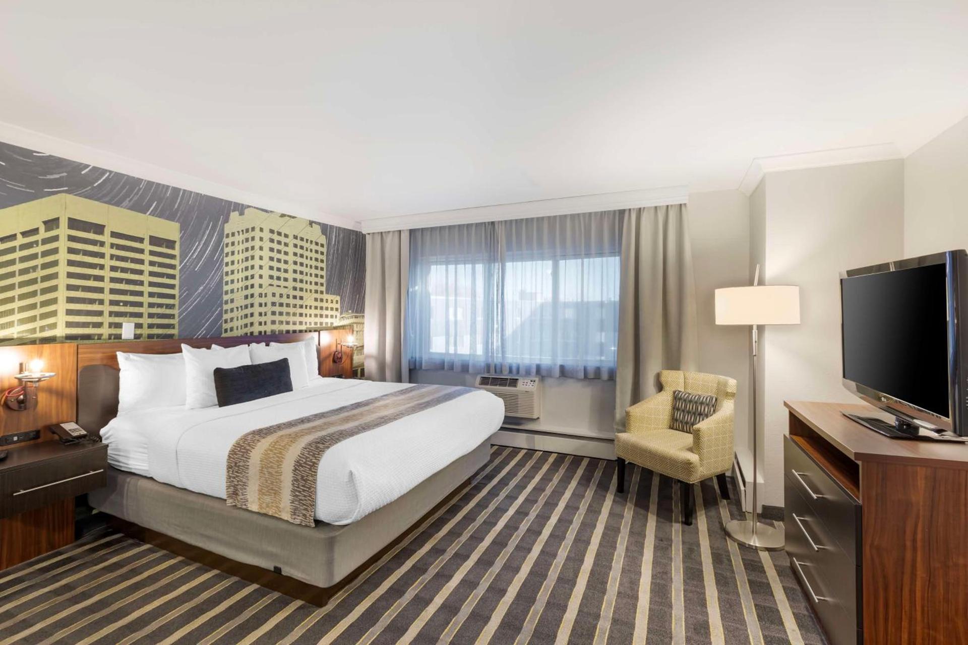 Best Western Plus Milwaukee West photo 18